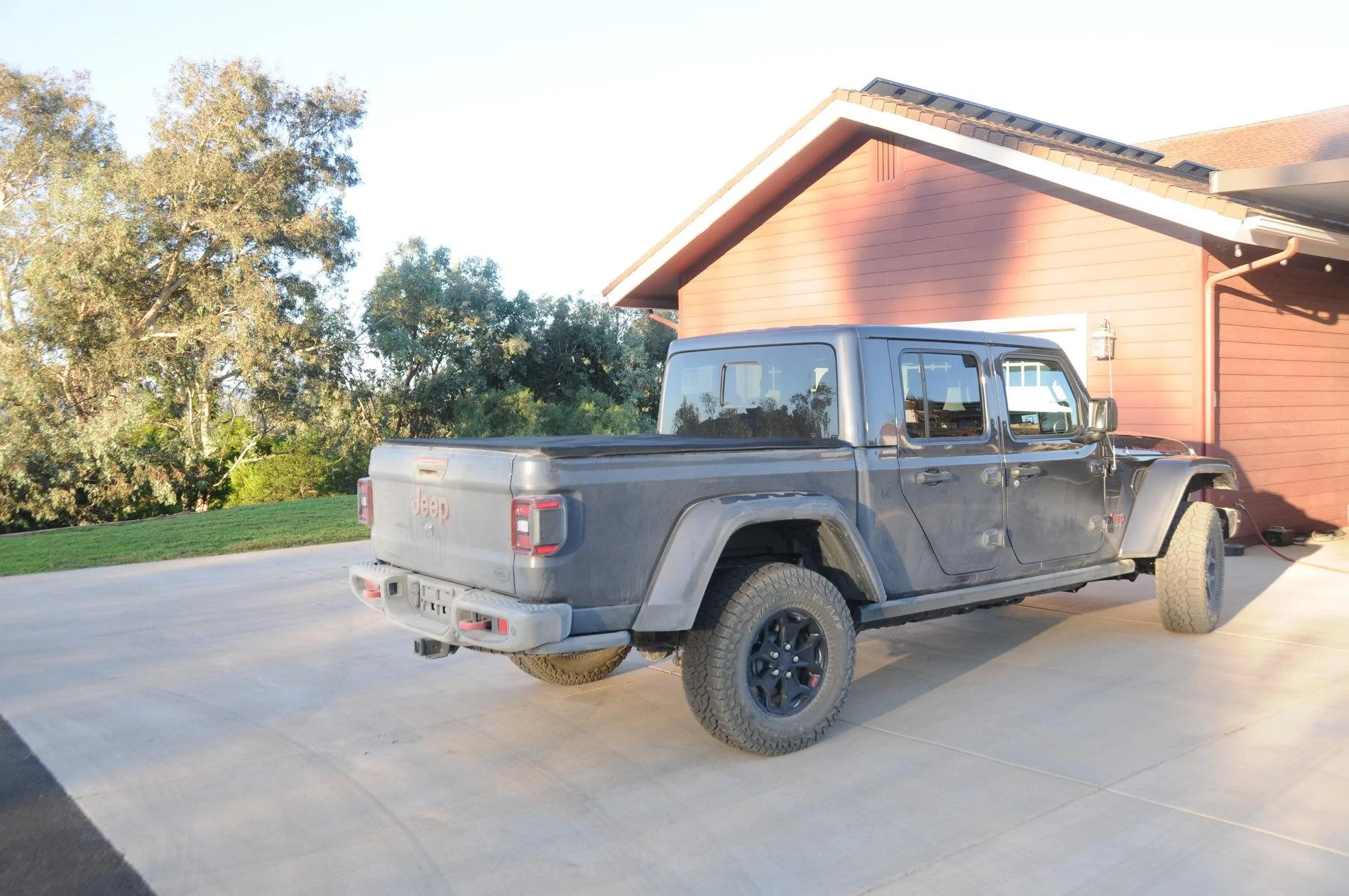 Jeep Gladiator KayakMike's Granite Crystal Metallic LE Build DSE_3182