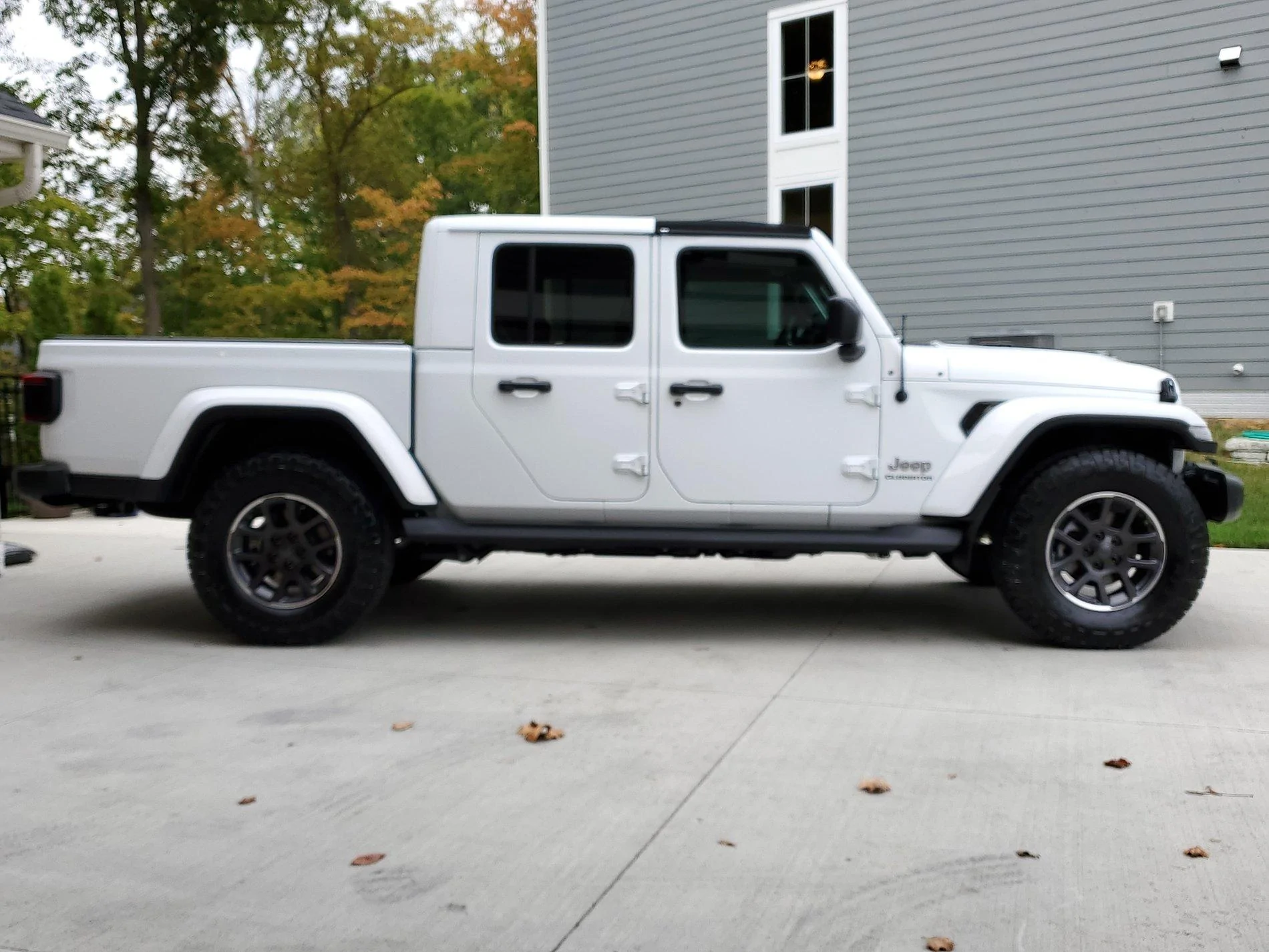 Jeep Gladiator Why are the stock wheels so bad? 20191007_161036