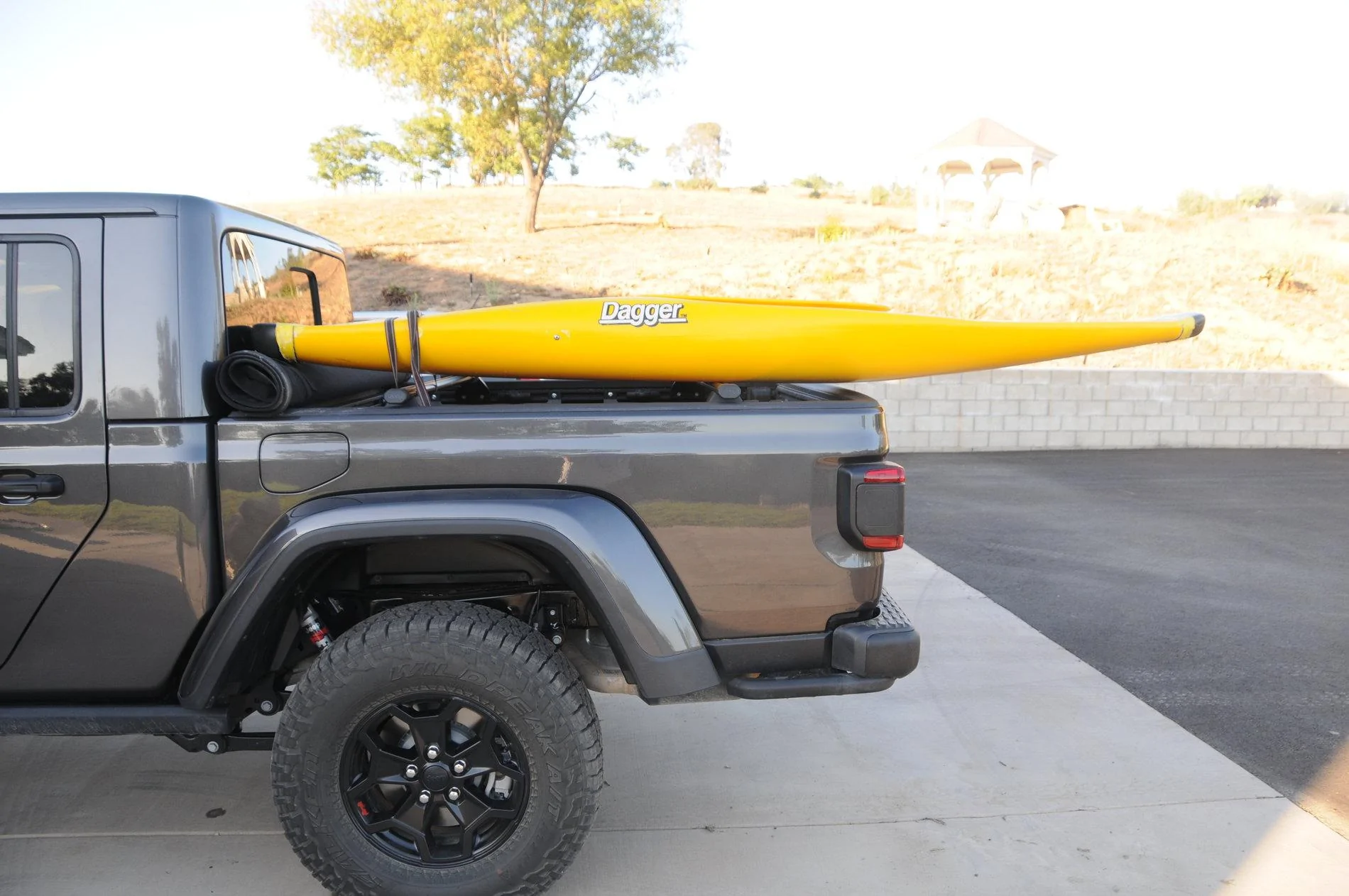 Jeep Gladiator KayakMike's Granite Crystal Metallic LE Build DSE_3237