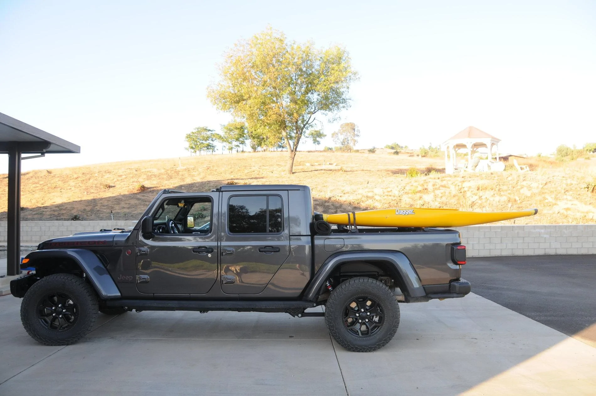 Jeep Gladiator KayakMike's Granite Crystal Metallic LE Build DSE_3236