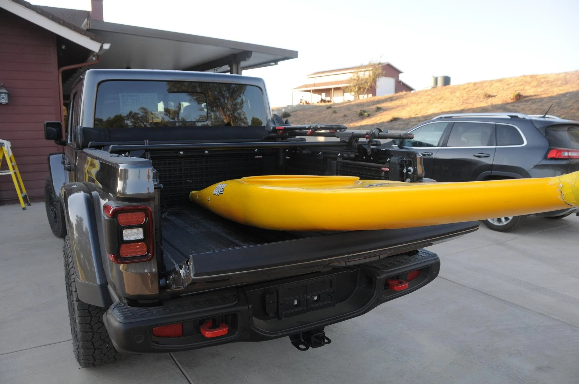 Jeep Gladiator KayakMike's Granite Crystal Metallic LE Build DSE_3239