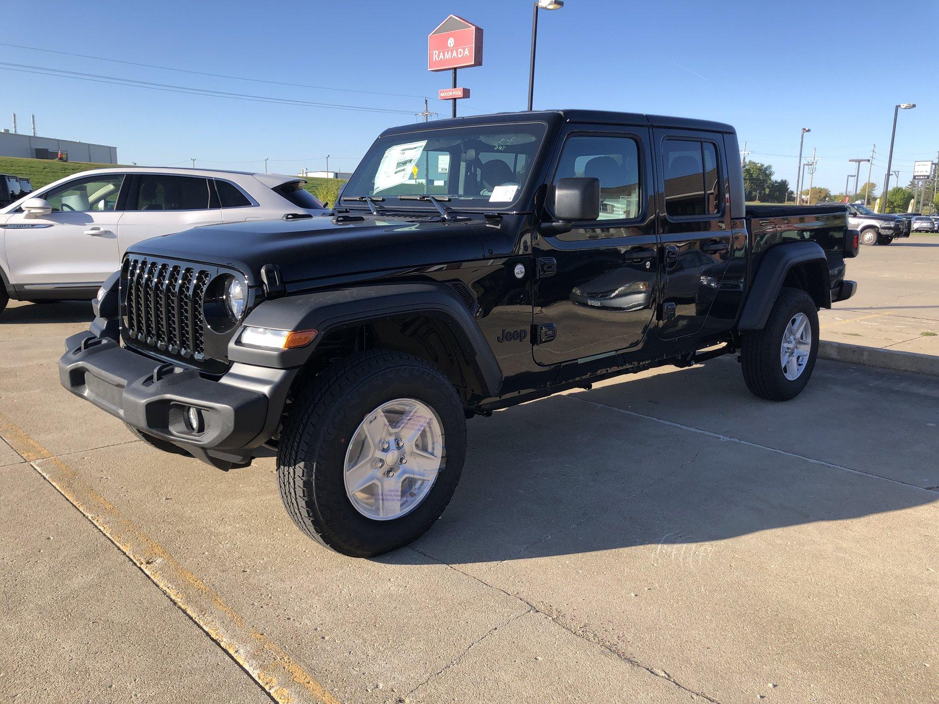 Jeep Gladiator Below Invoice Discussion @ Motor Inn of Spirit Lake ECCB34AE-0B38-4628-9756-12F50C192CE9