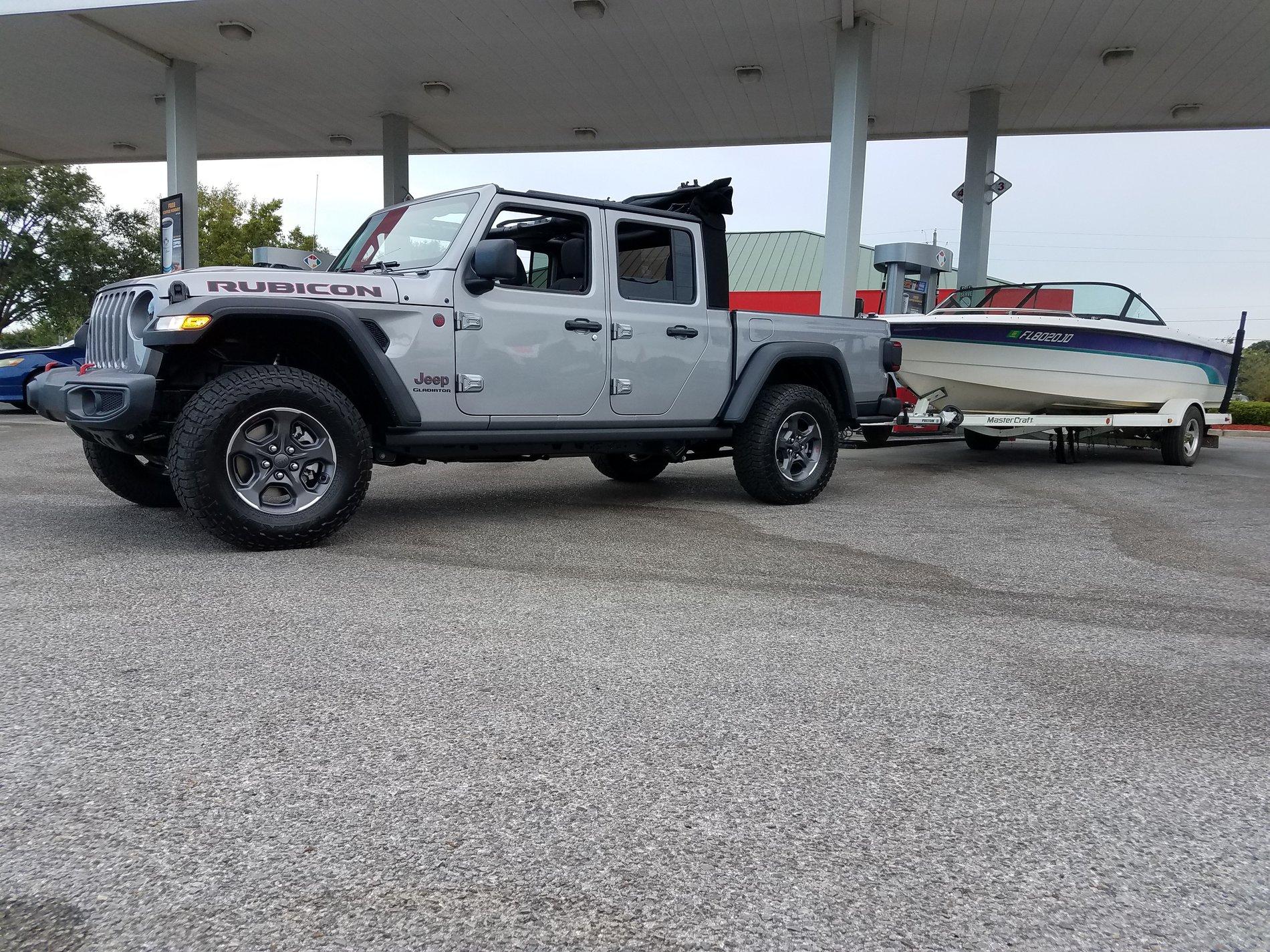 Jeep Gladiator Rubicon with MasterCraft in tow 20191006_171641