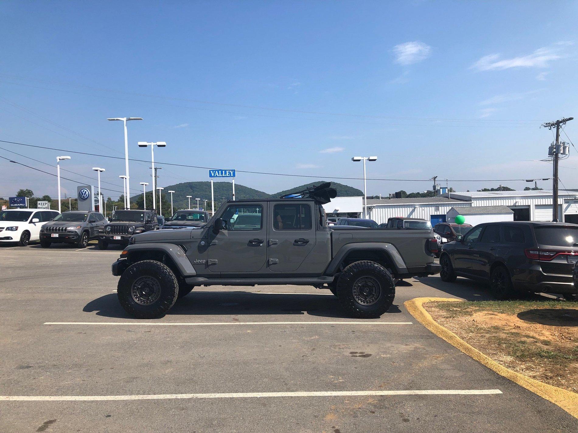Jeep Gladiator STING GRAY Gladiator JT Club Glad Dealer