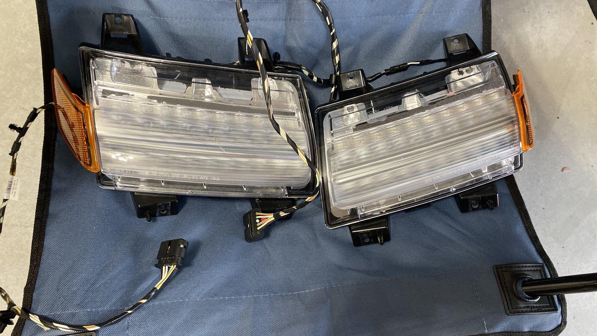 Jeep Gladiator Rubicon OEM LED DRLs 2B6C914E-7001-492B-BAD6-C85663D104A2