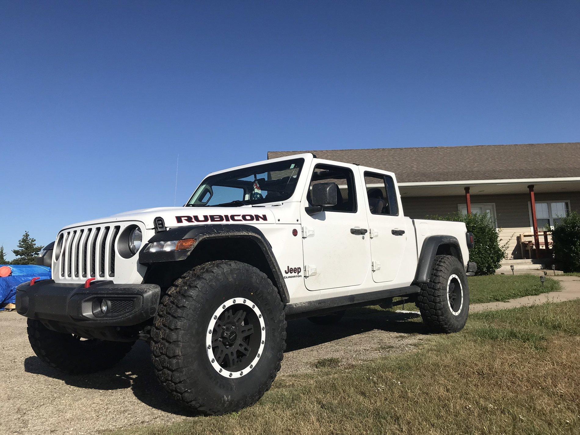 Jeep Gladiator SHOW ME YOUR WHEELS! 8B77529F-80F7-490D-9A2A-9F076AA2DC4A