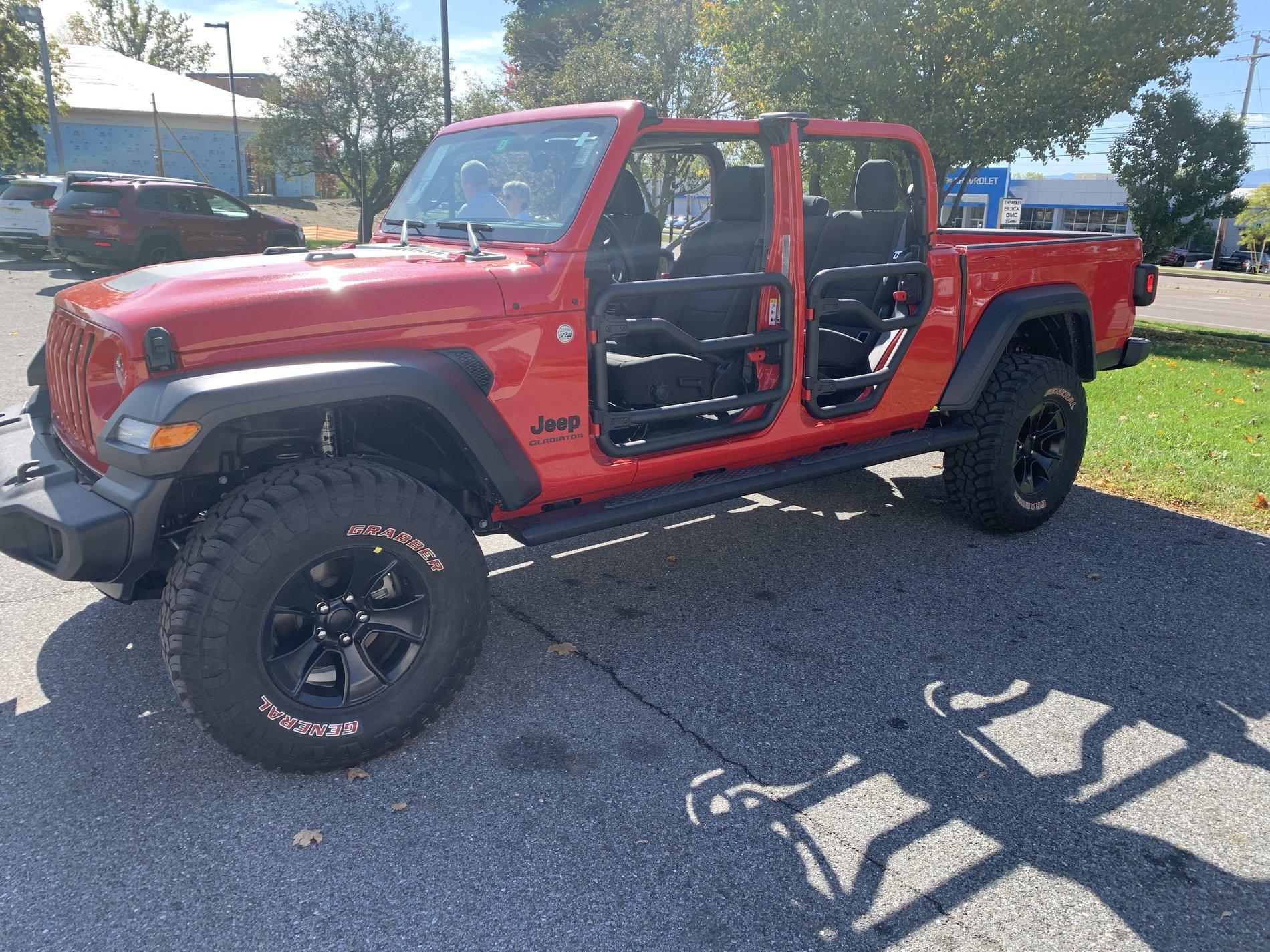 Jeep Gladiator Test drove a Sport w/ 35’s & 2” Mopar lift (current Rubicon owner) 5B1B64F6-5F64-45DE-9BF0-23C079826E1B