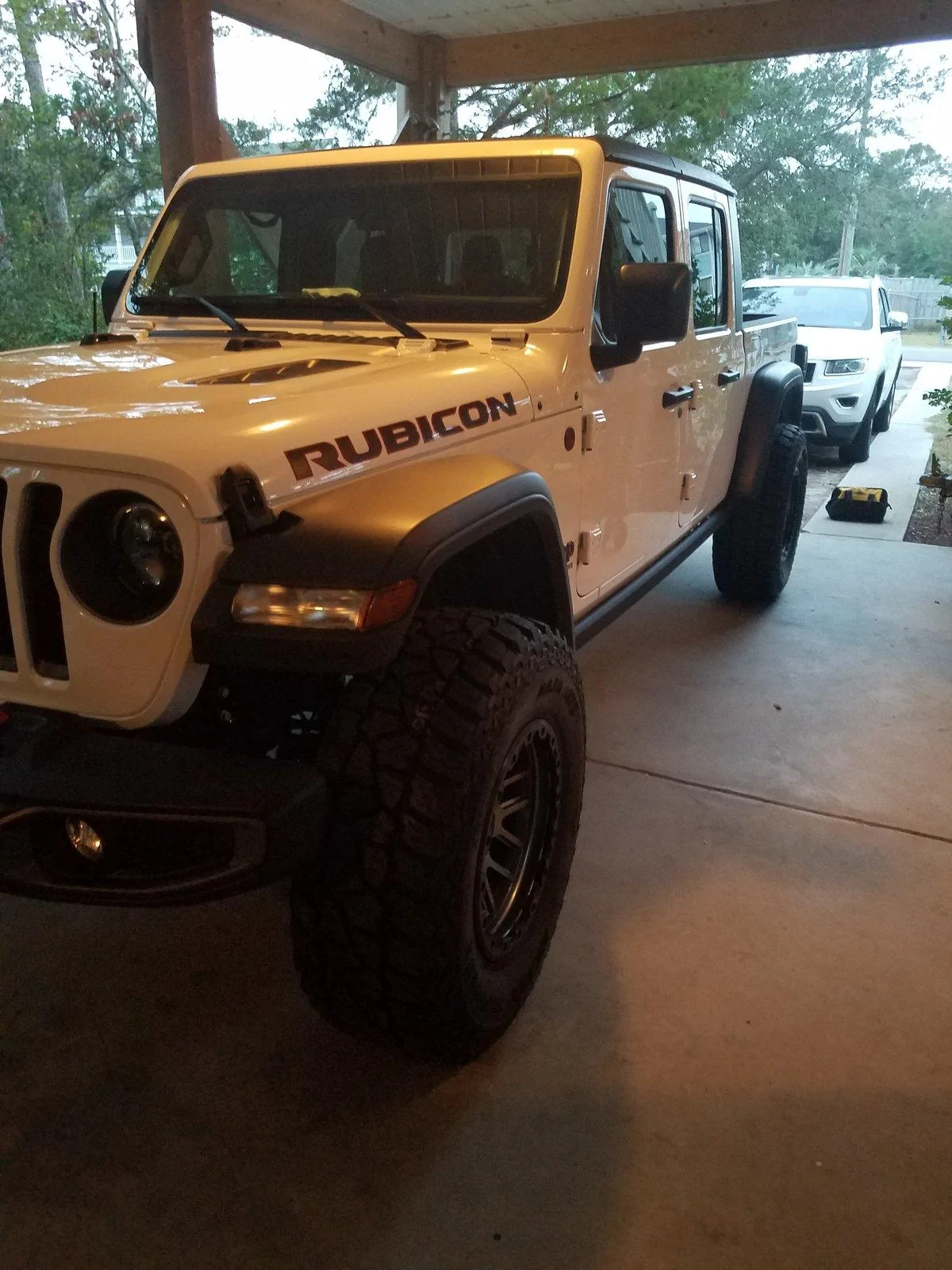 Jeep Gladiator Black is played out, let's see some colored rims 20191007_184941