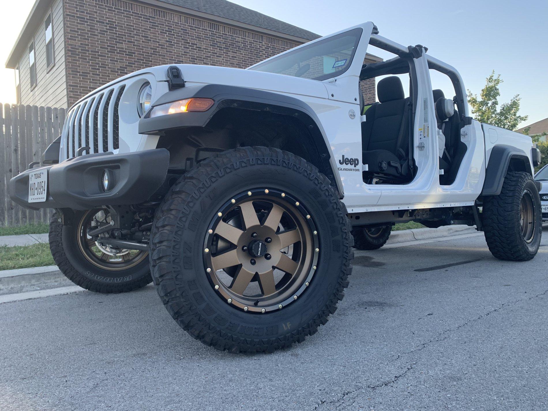 Jeep Gladiator SHOW ME YOUR WHEELS! CB5DC647-8EAE-4B60-92F6-495621268616