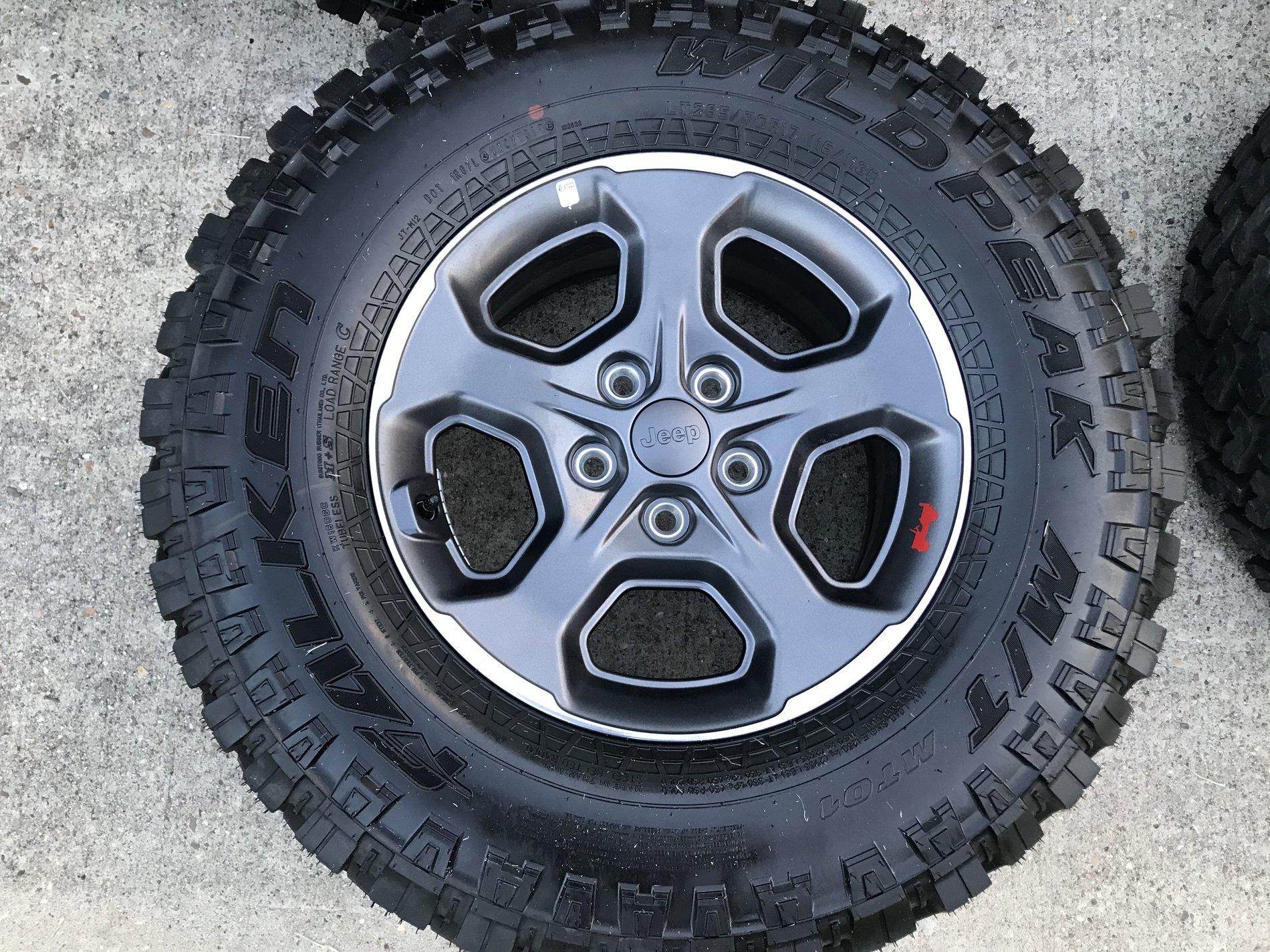 Jeep Gladiator WTS - Stock Rubicon Wheels and 33” Falken MT’s 6FA570DB-5190-4449-AB1A-207B01ACCDEA