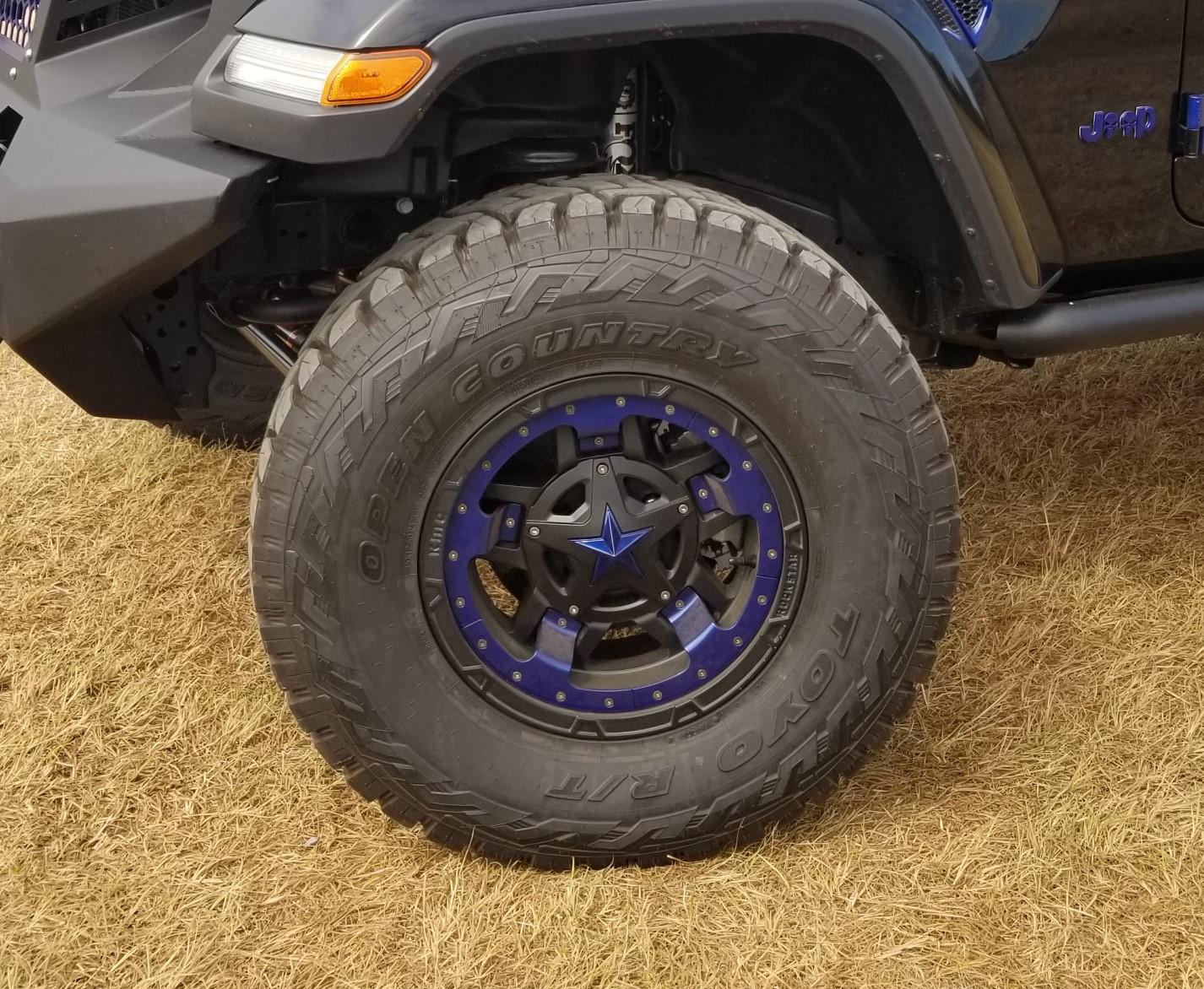 Jeep Gladiator Black is played out, let's see some colored rims 20191009_120045 (2)