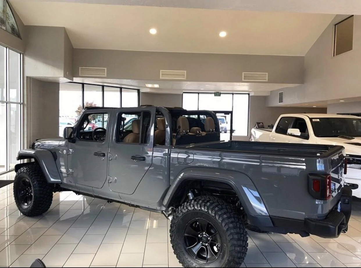 Jeep Gladiator STING GRAY Gladiator JT Club 0167D06A-291D-4E66-BB67-013B573764C5