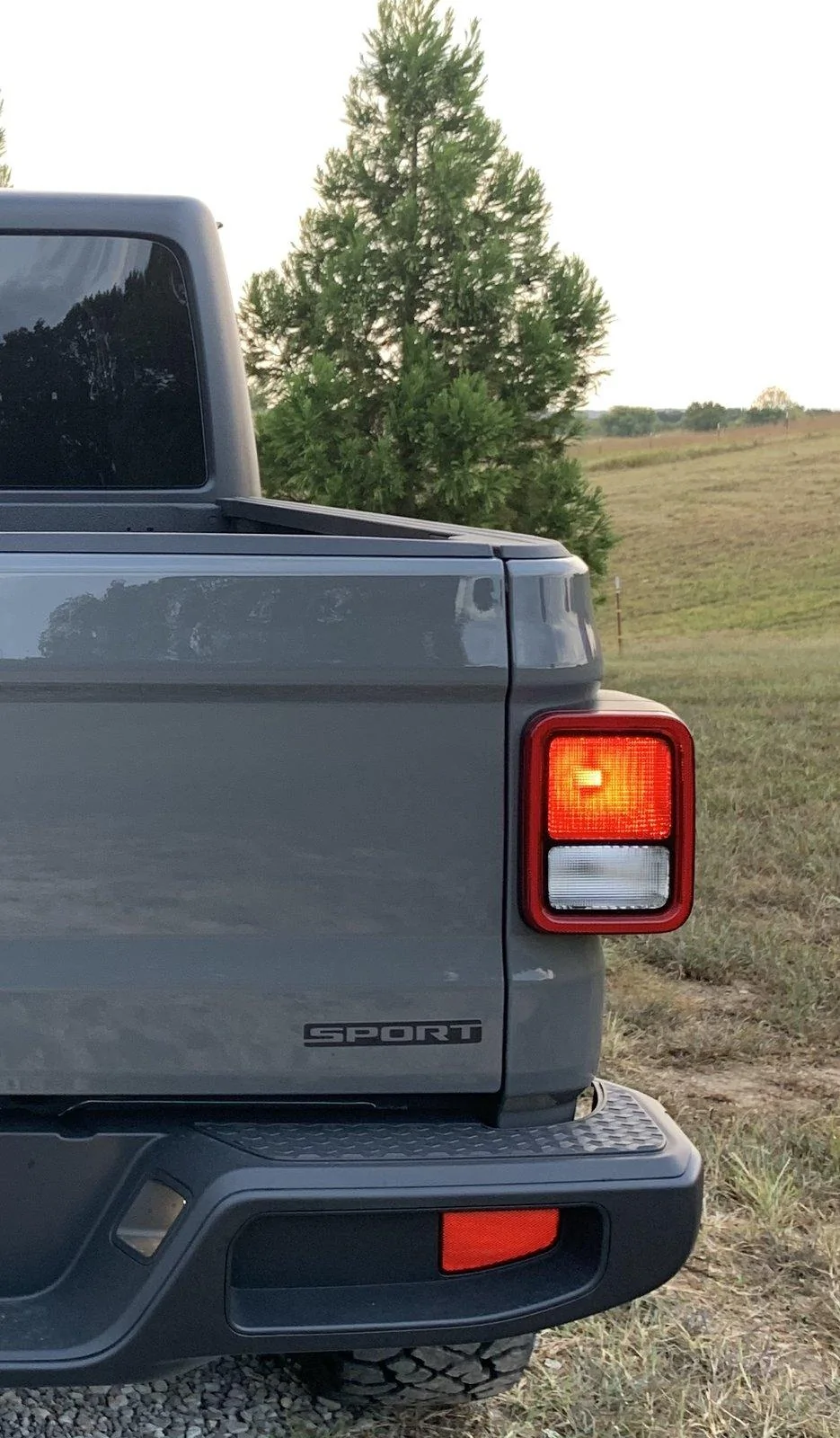 Jeep Gladiator Anyone thought about removing the tailgate sport decal? F09778BE-4BD9-4BC0-A10A-2911D34EE079