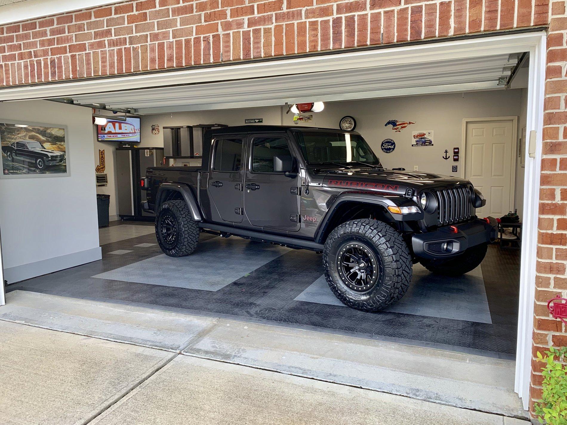 Jeep Gladiator GRANITE CRYSTAL JT Gladiator Club CC7819E5-8621-4E61-B548-70DBA70BC4A8