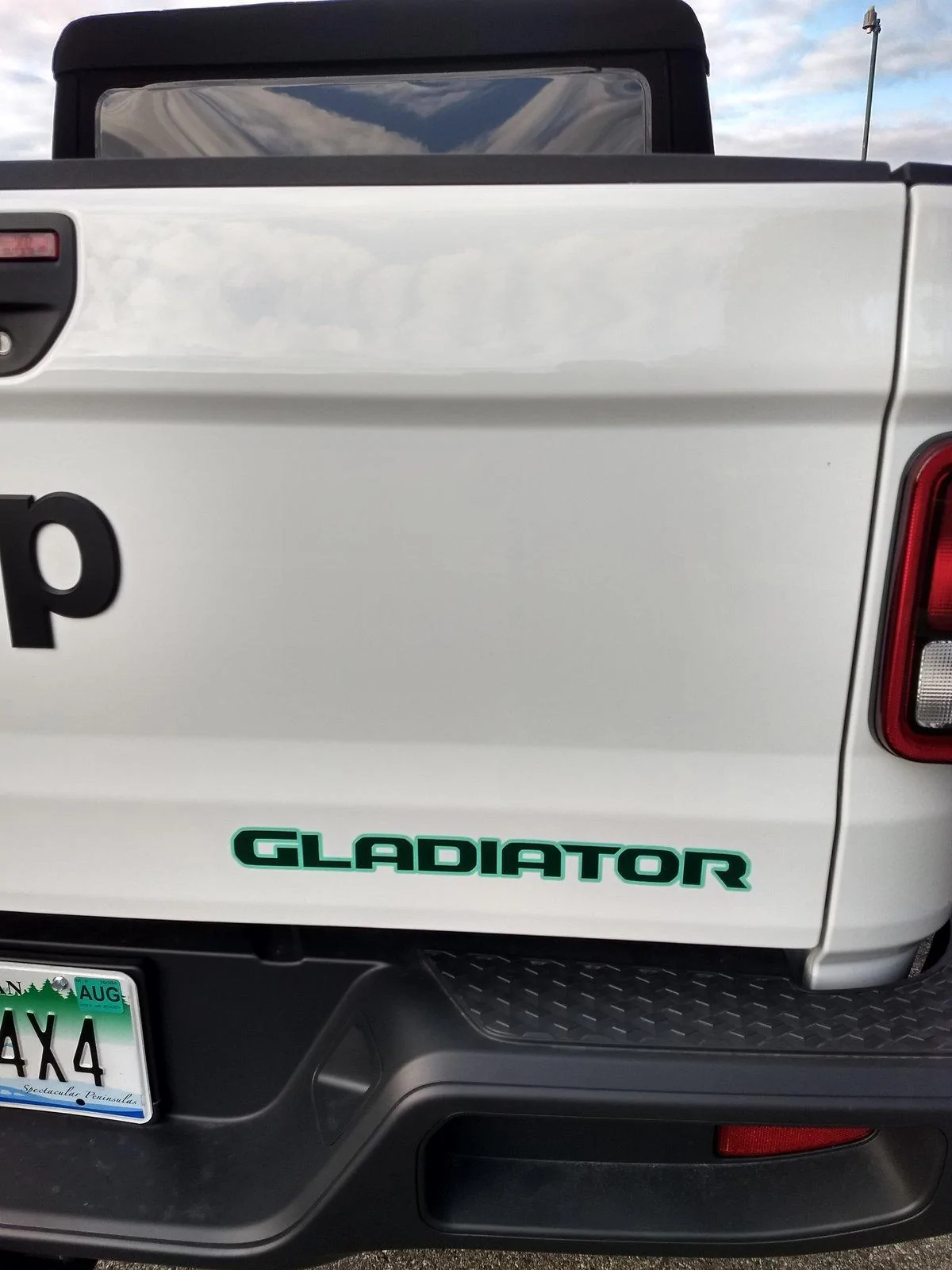 Jeep Gladiator Anyone thought about removing the tailgate sport decal? IMG_20190904_183909580_HDR