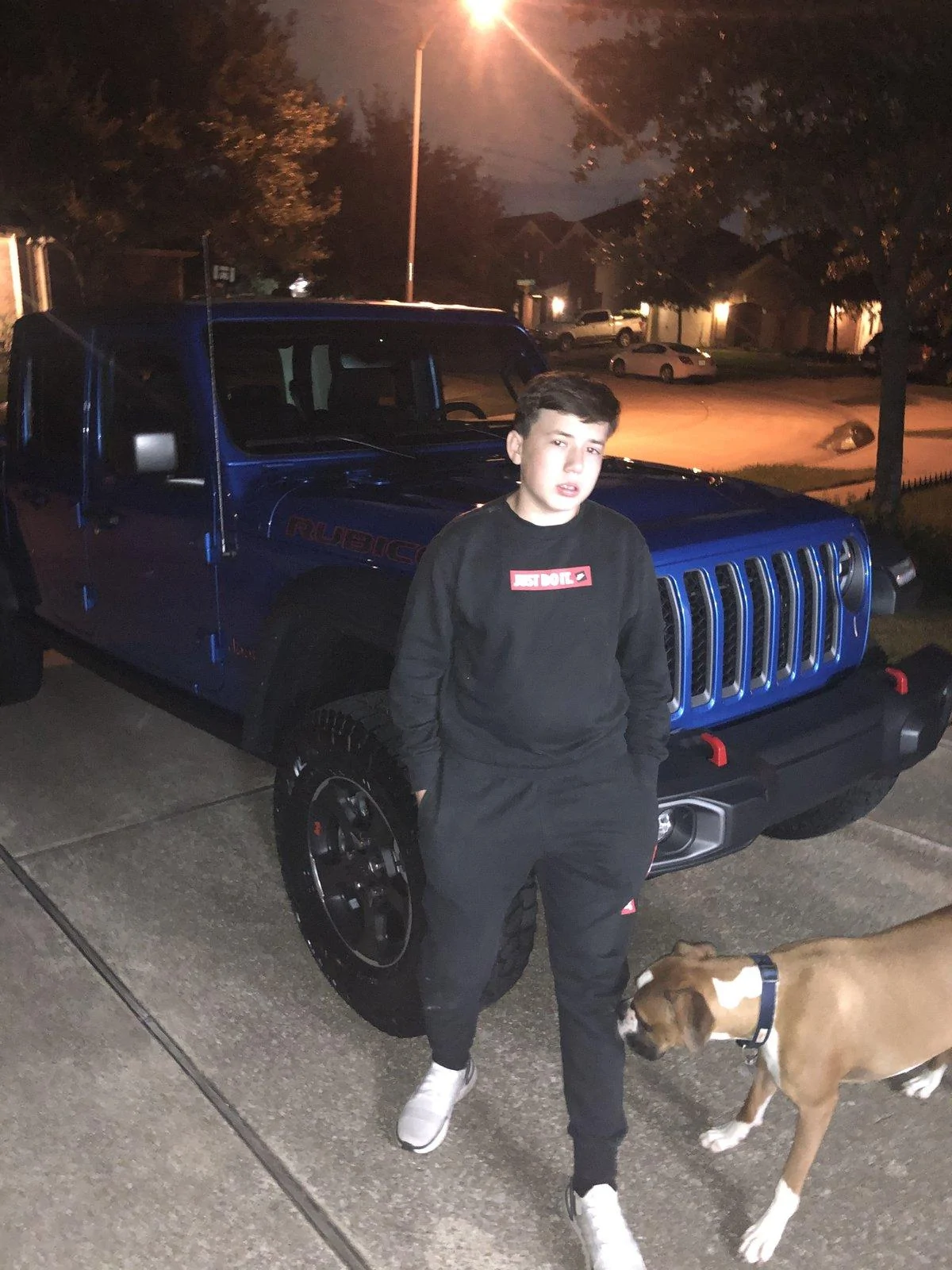 Jeep Gladiator HYDRO BLUE PEARL Gladiator JT Club 51726EC1-B9EC-4D9B-A84C-A956EB886CD4