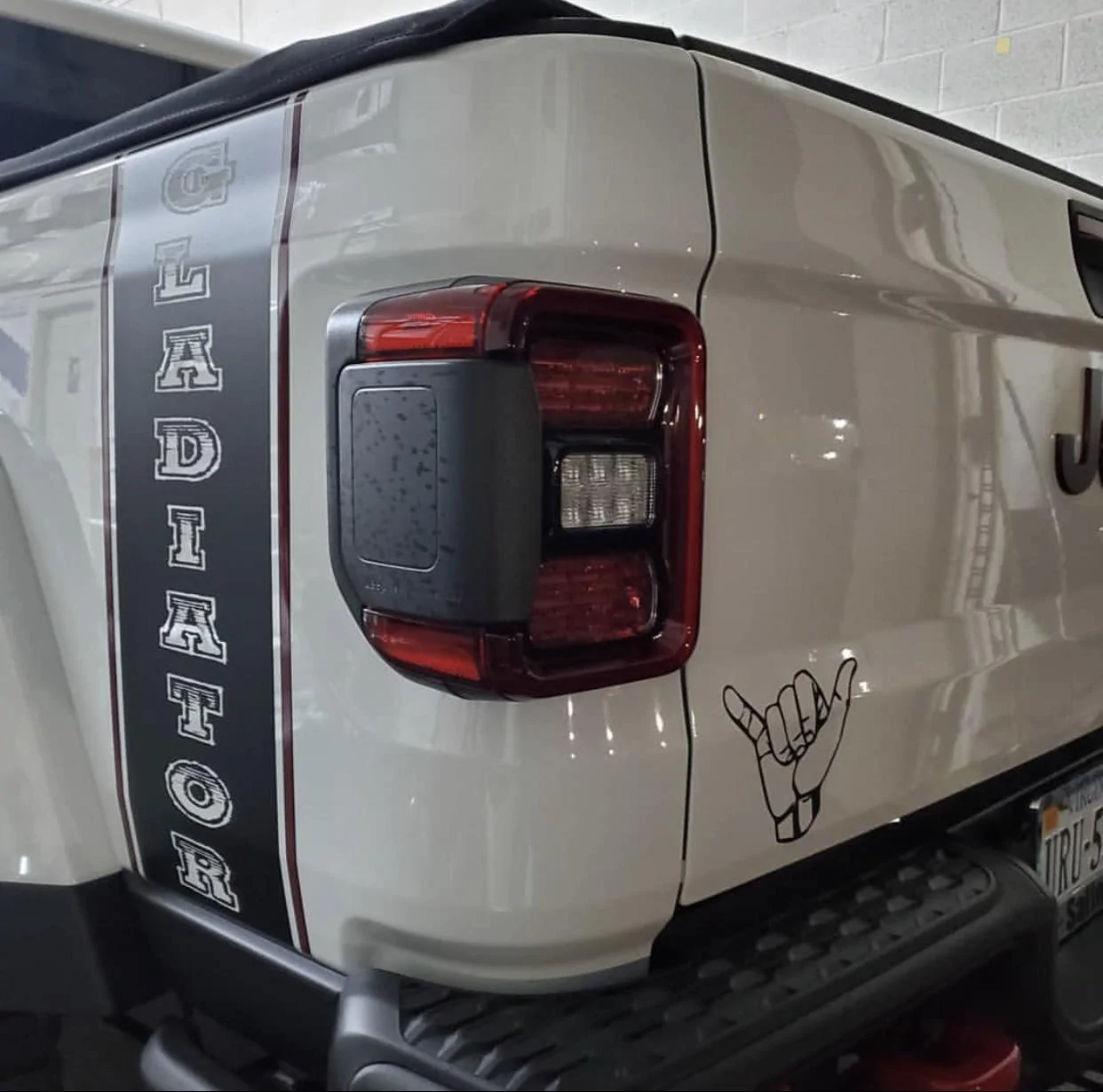 Jeep Gladiator BRIGHT WHITE Gladiator JT Club D8E38047-DEC4-41B0-8D1B-1612CA2E7BB9