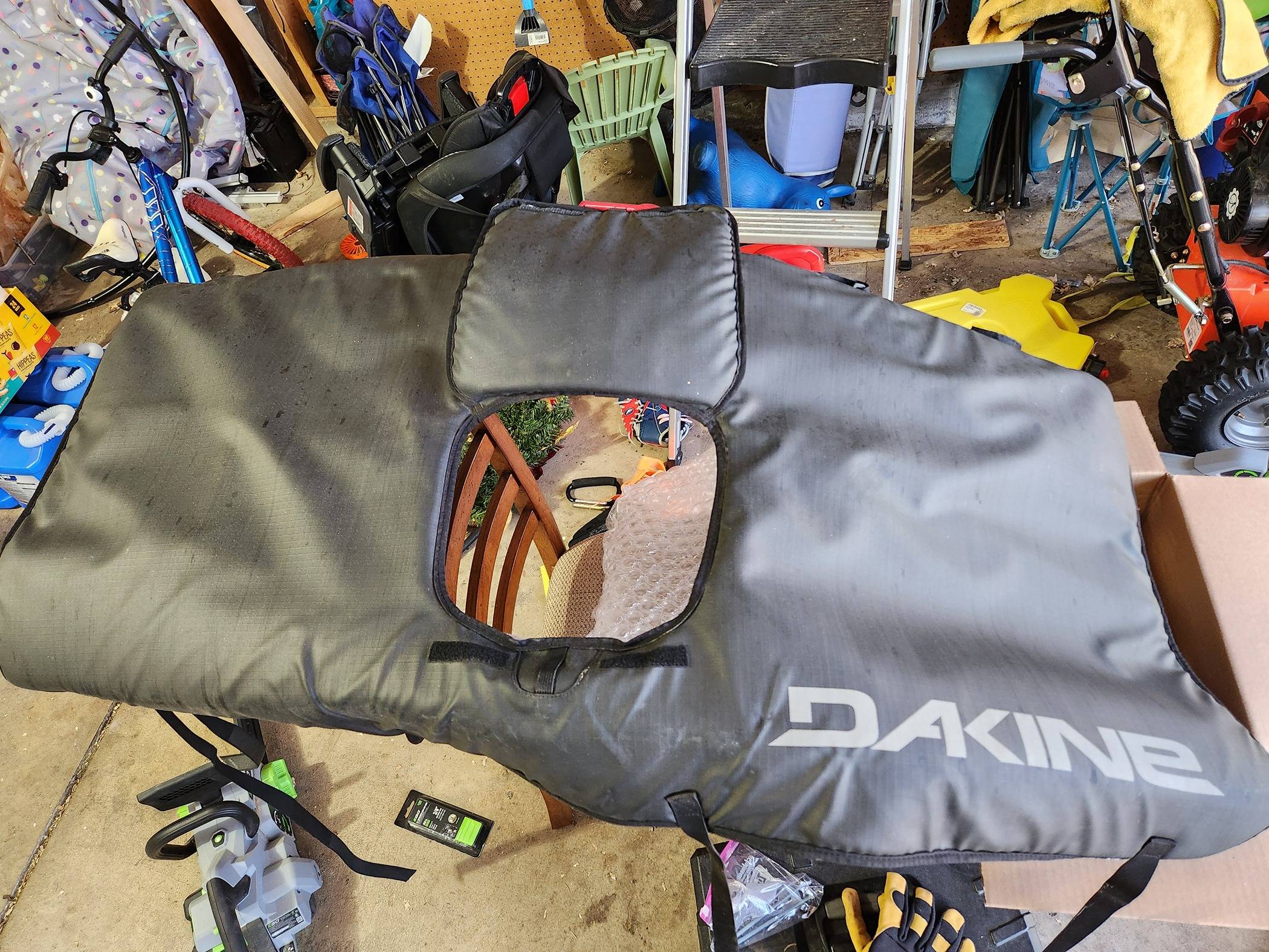 Jeep Gladiator Dakine tailgate cover 20240408_124458