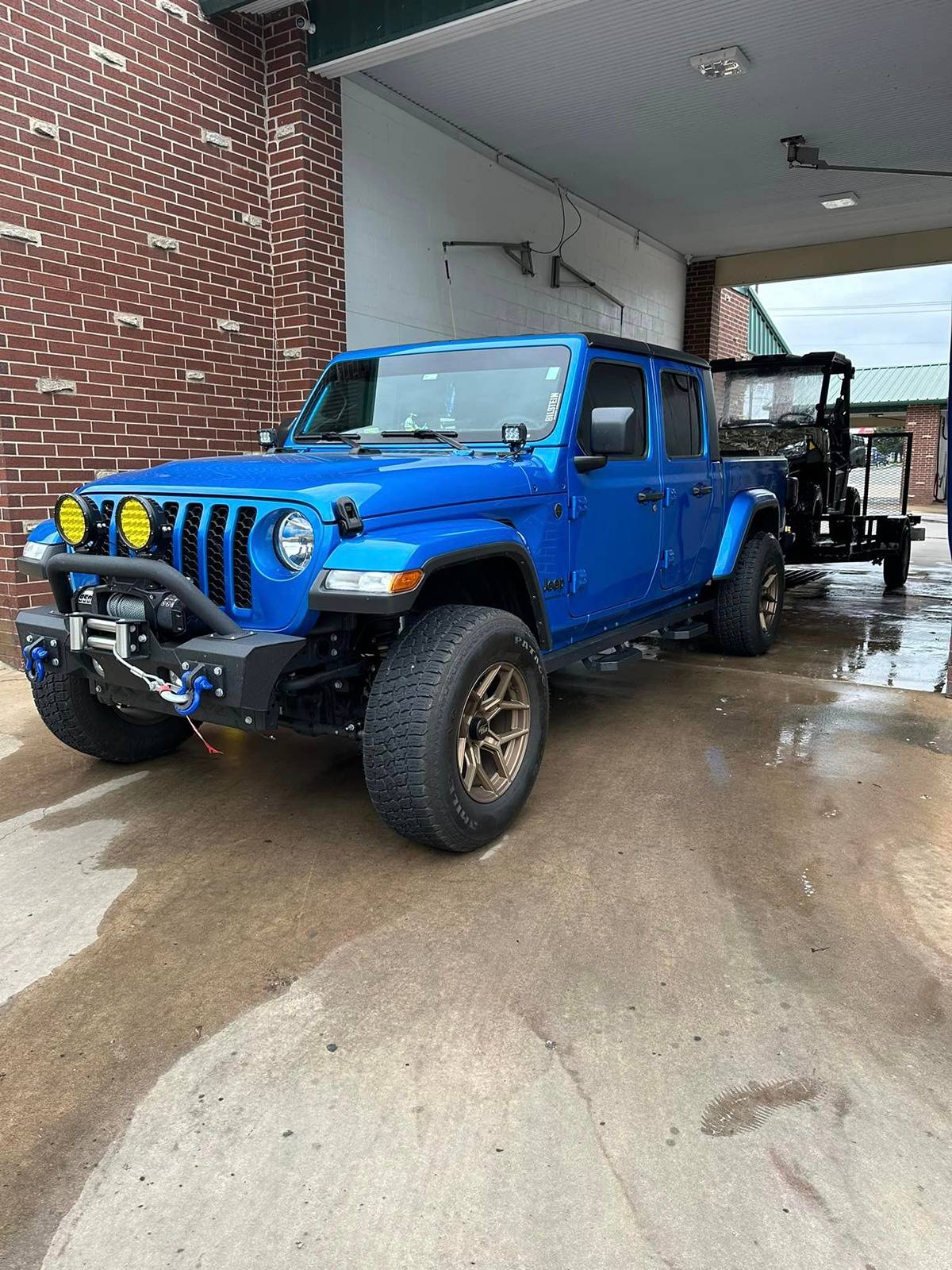 Jeep Gladiator Show us what camper / trailer / RV you're towing with your JT 1712615880523-yd