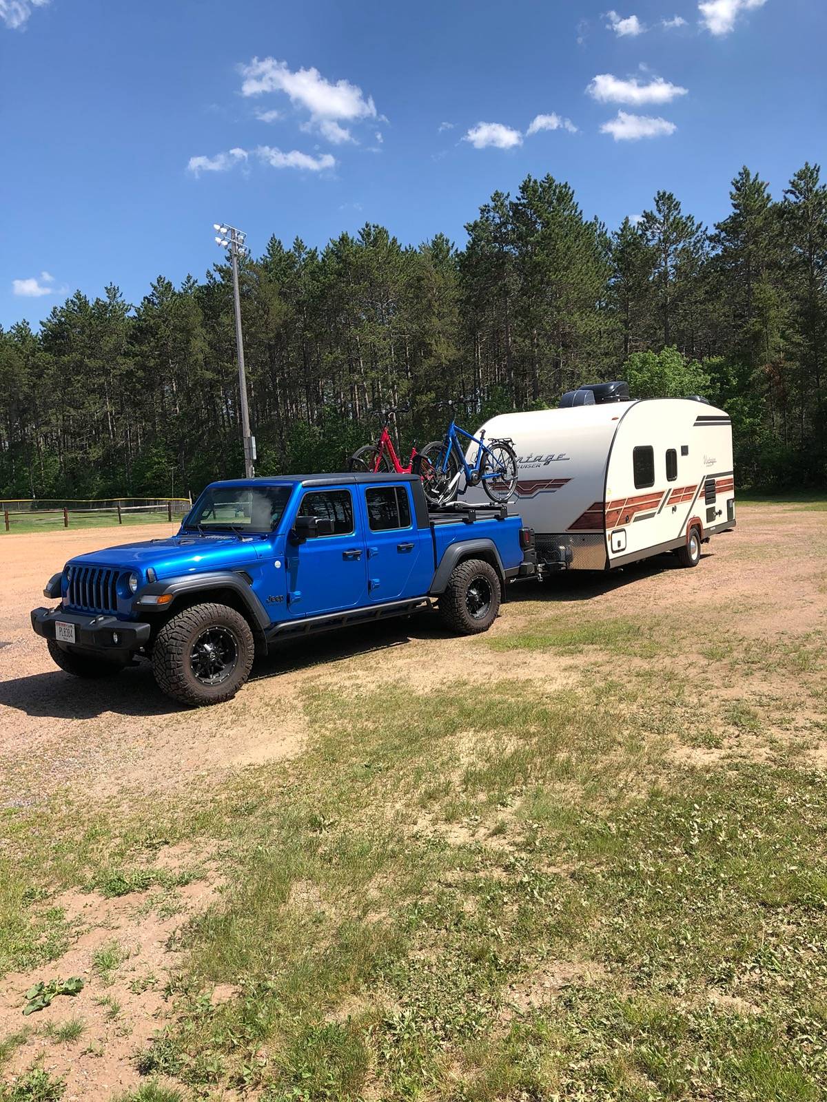 Jeep Gladiator Show us what camper / trailer / RV you're towing with your JT IMG_7070