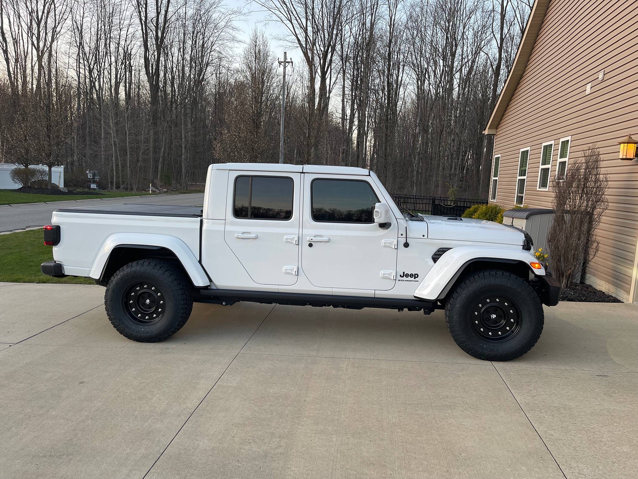 Jeep Gladiator 23 JT High Altitude - White IMG_0540