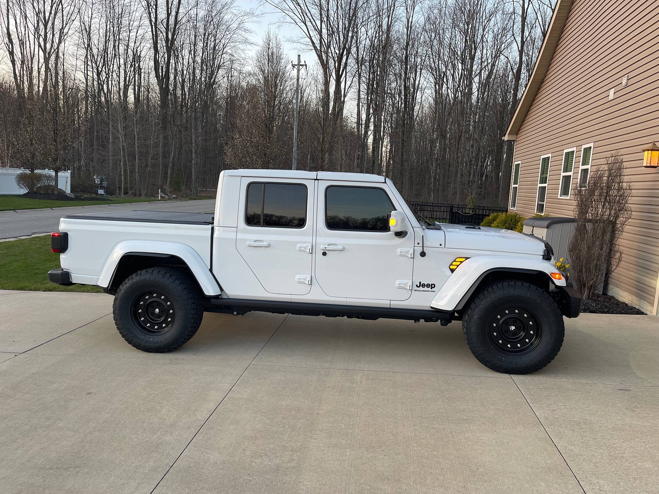 Jeep Gladiator 23 JT High Altitude - White IMG_0539