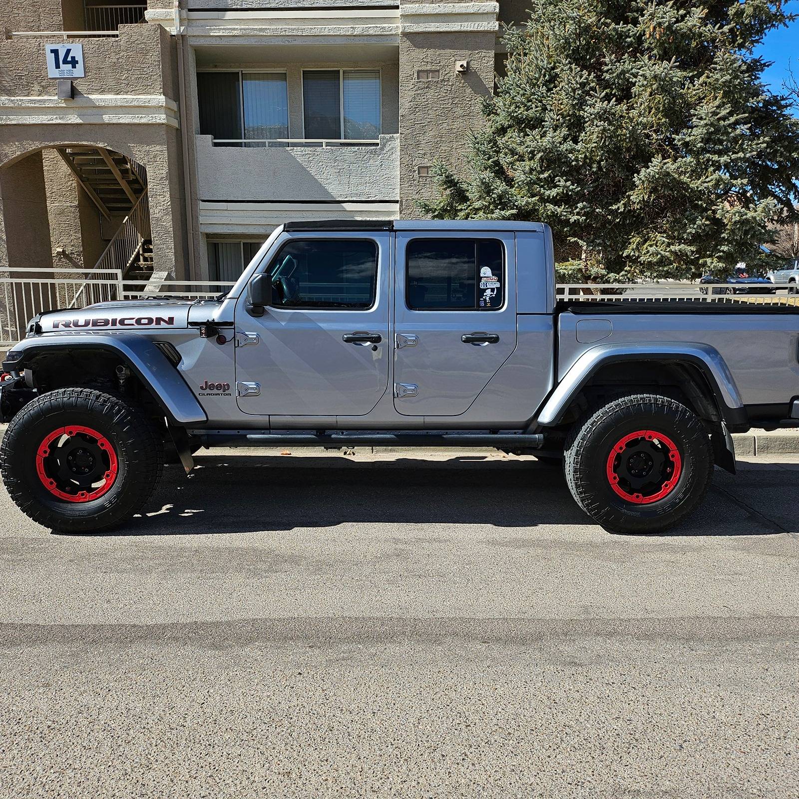 Jeep Gladiator Show us what camper / trailer / RV you're towing with your JT 20240222_125433