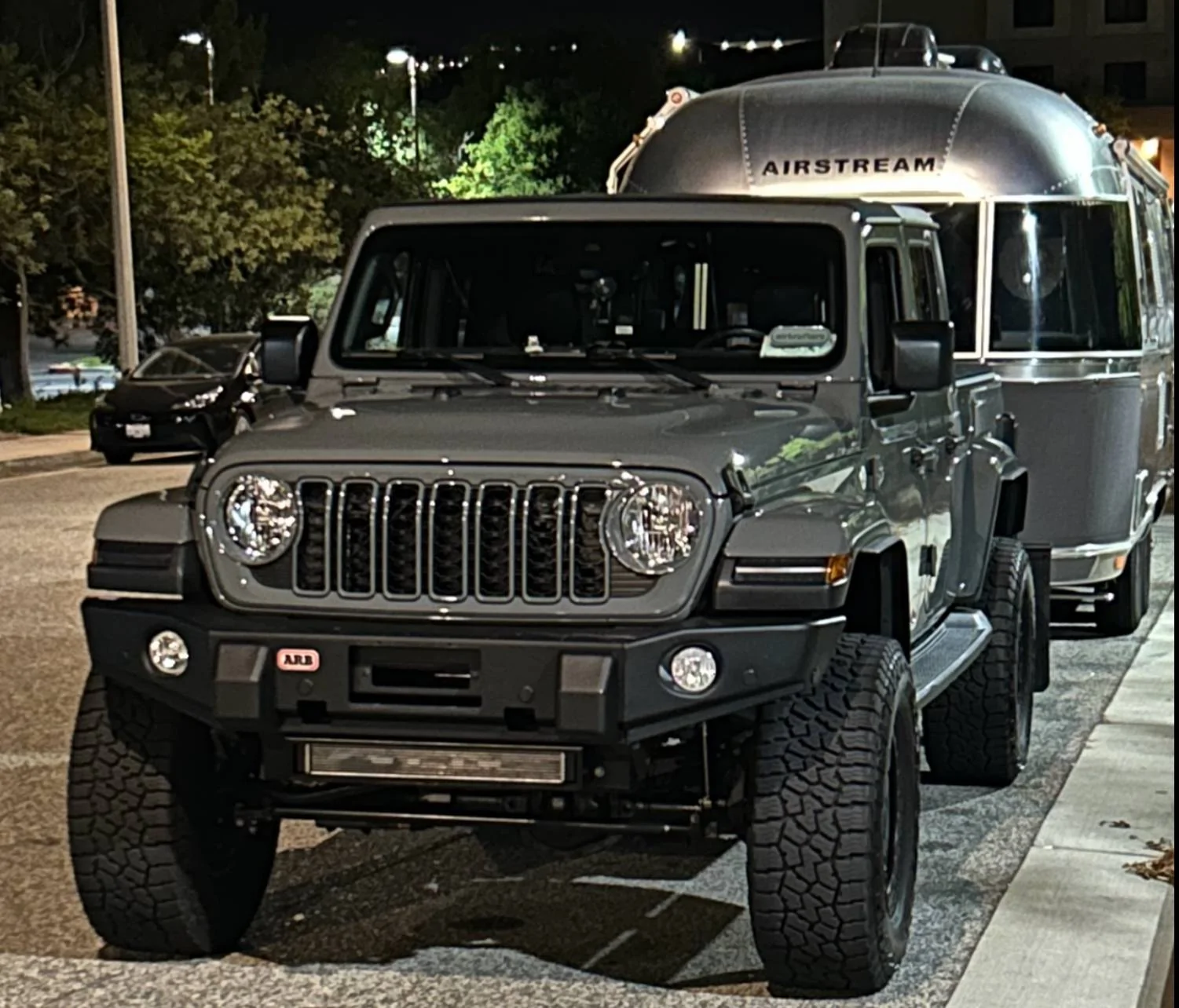 Jeep Gladiator Show us what camper / trailer / RV you're towing with your JT IMG_9750