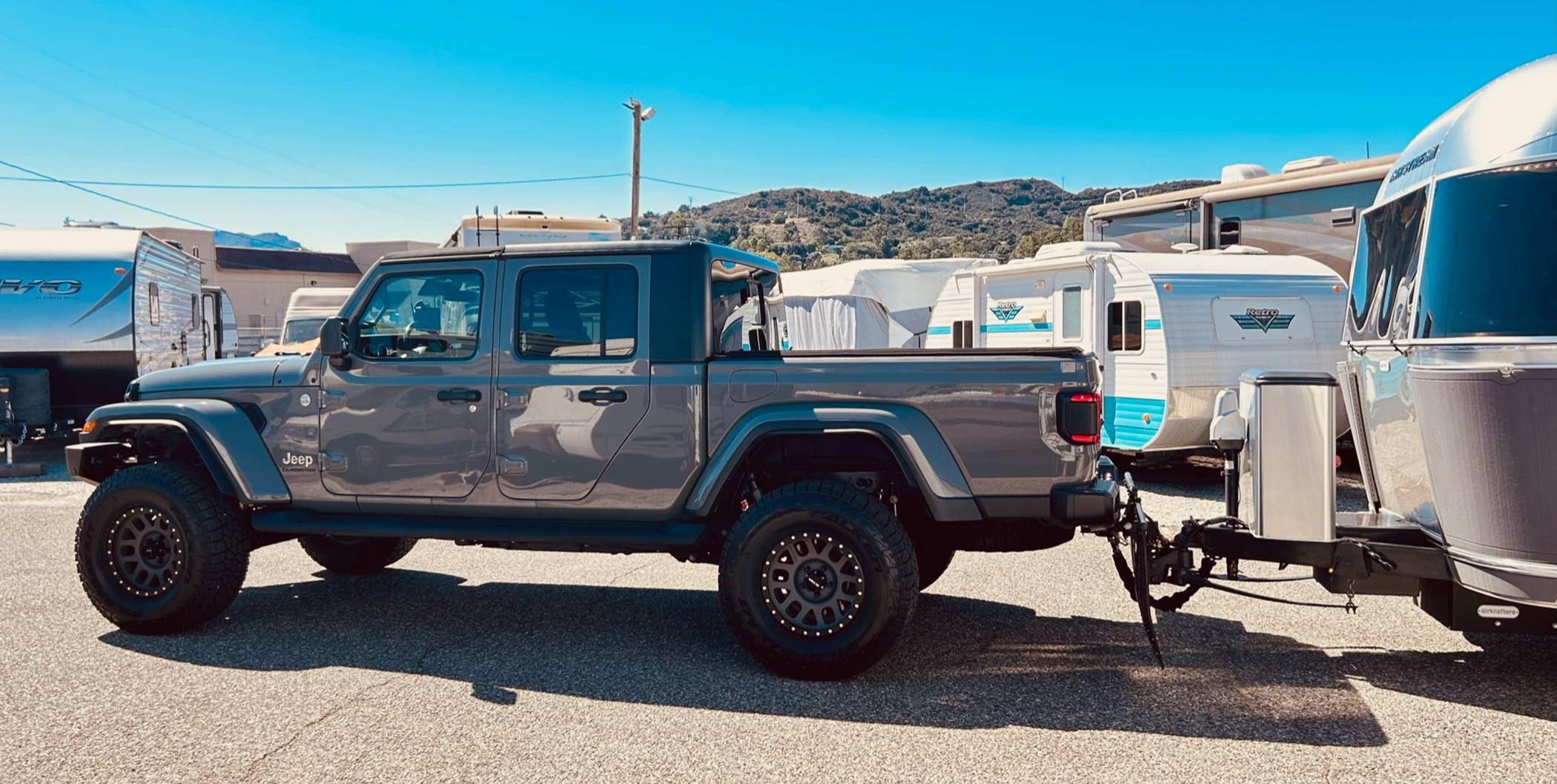 Jeep Gladiator Show us what camper / trailer / RV you're towing with your JT IMG_9752