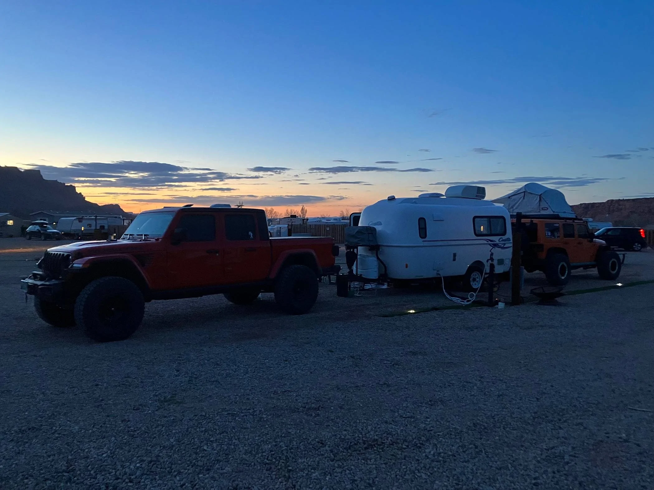 Jeep Gladiator Show us what camper / trailer / RV you're towing with your JT IMG_8431