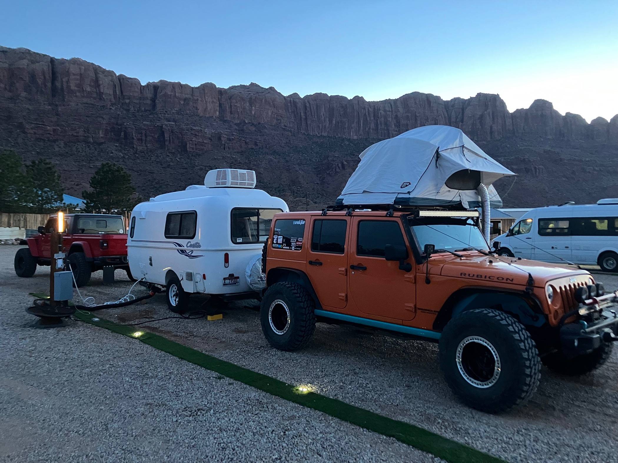 Jeep Gladiator Show us what camper / trailer / RV you're towing with your JT IMG_8433