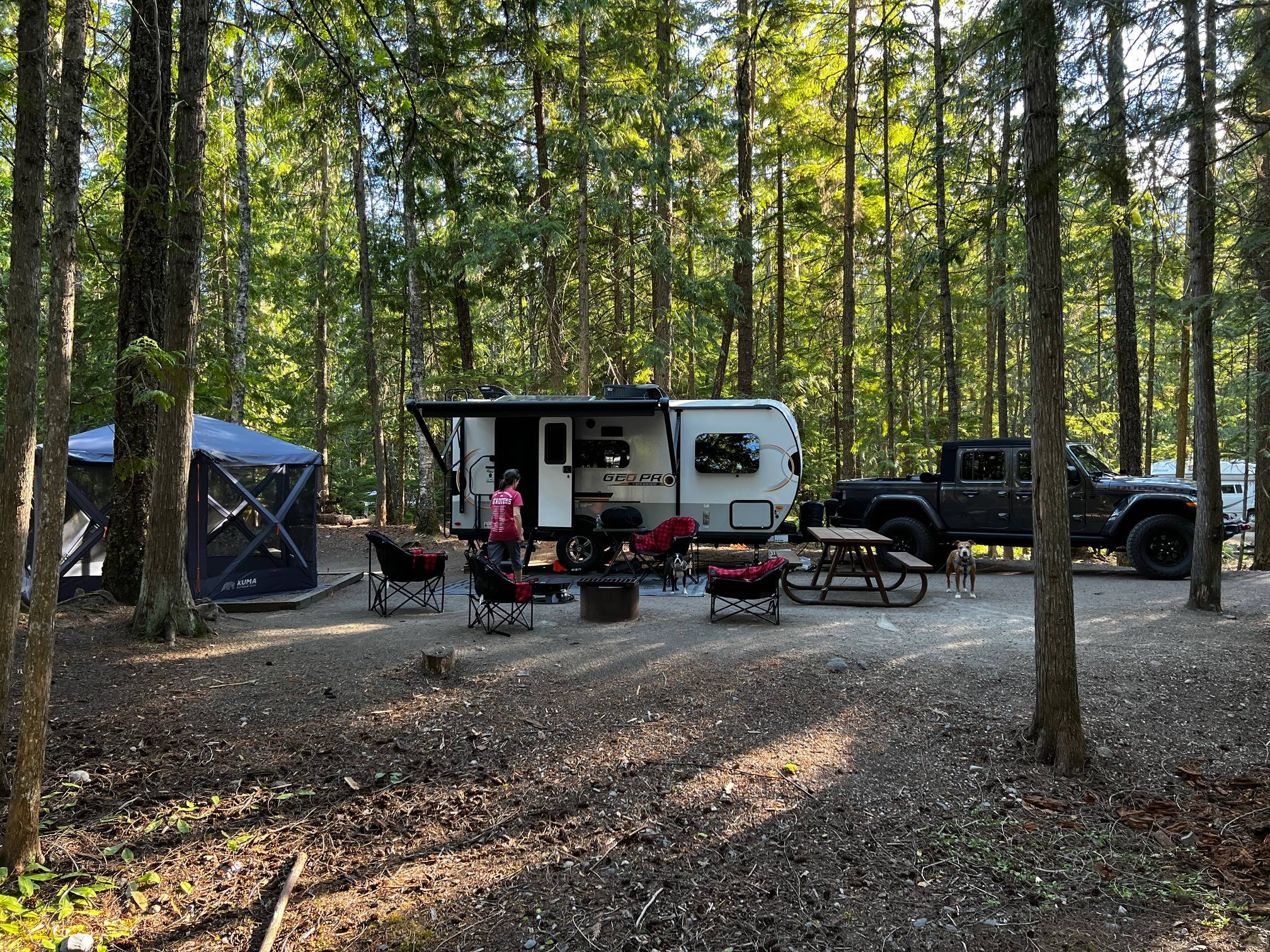 Jeep Gladiator Show us what camper / trailer / RV you're towing with your JT Geo5.JPG