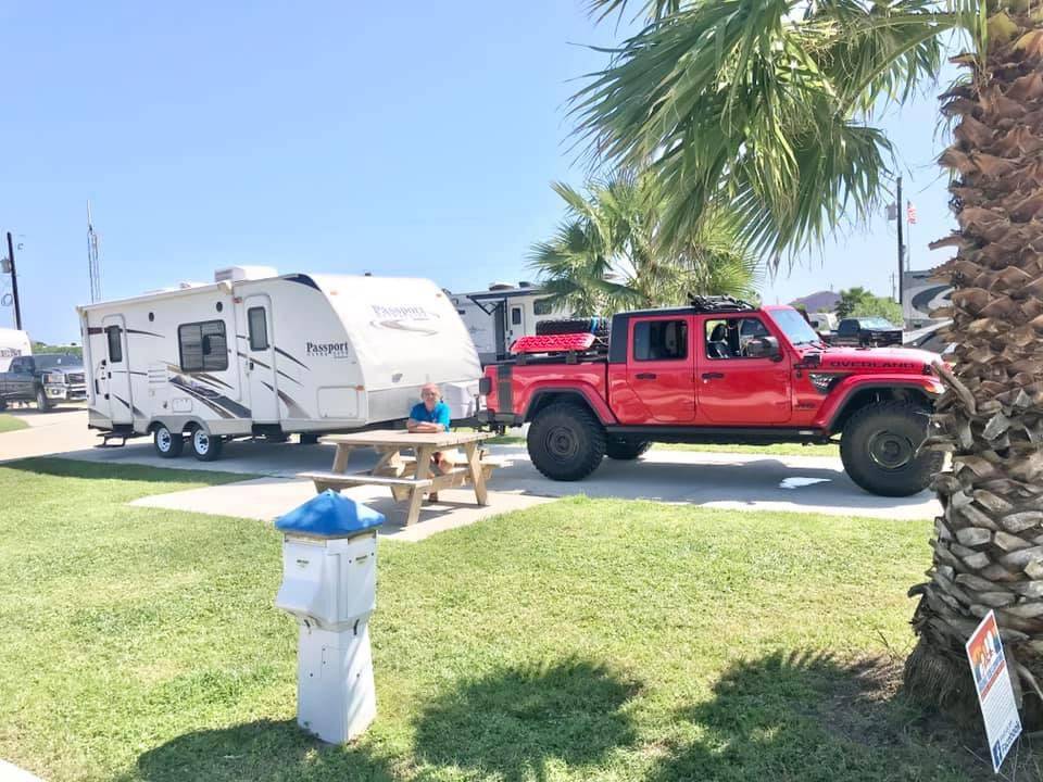 Jeep Gladiator Show us what camper / trailer / RV you're towing with your JT E464A3E4-34F3-457D-B9D8-76FBF966CCD2