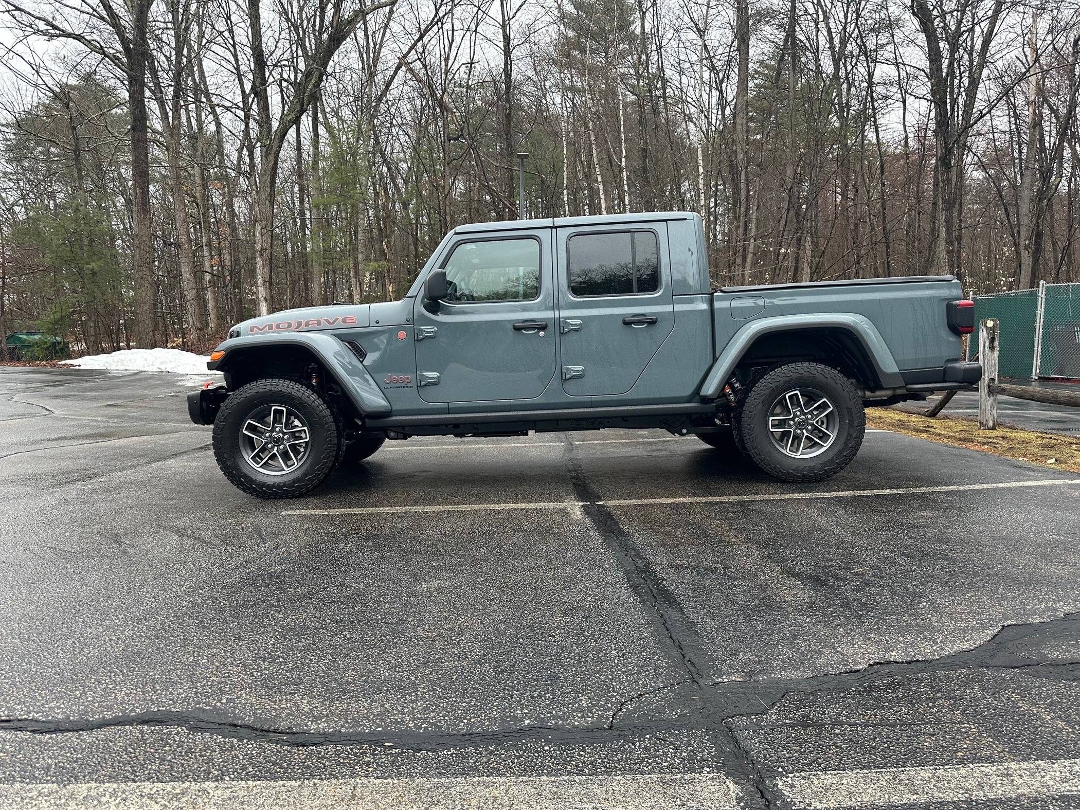Jeep Gladiator Where are all the 24's??   Check-in! IMG_1032