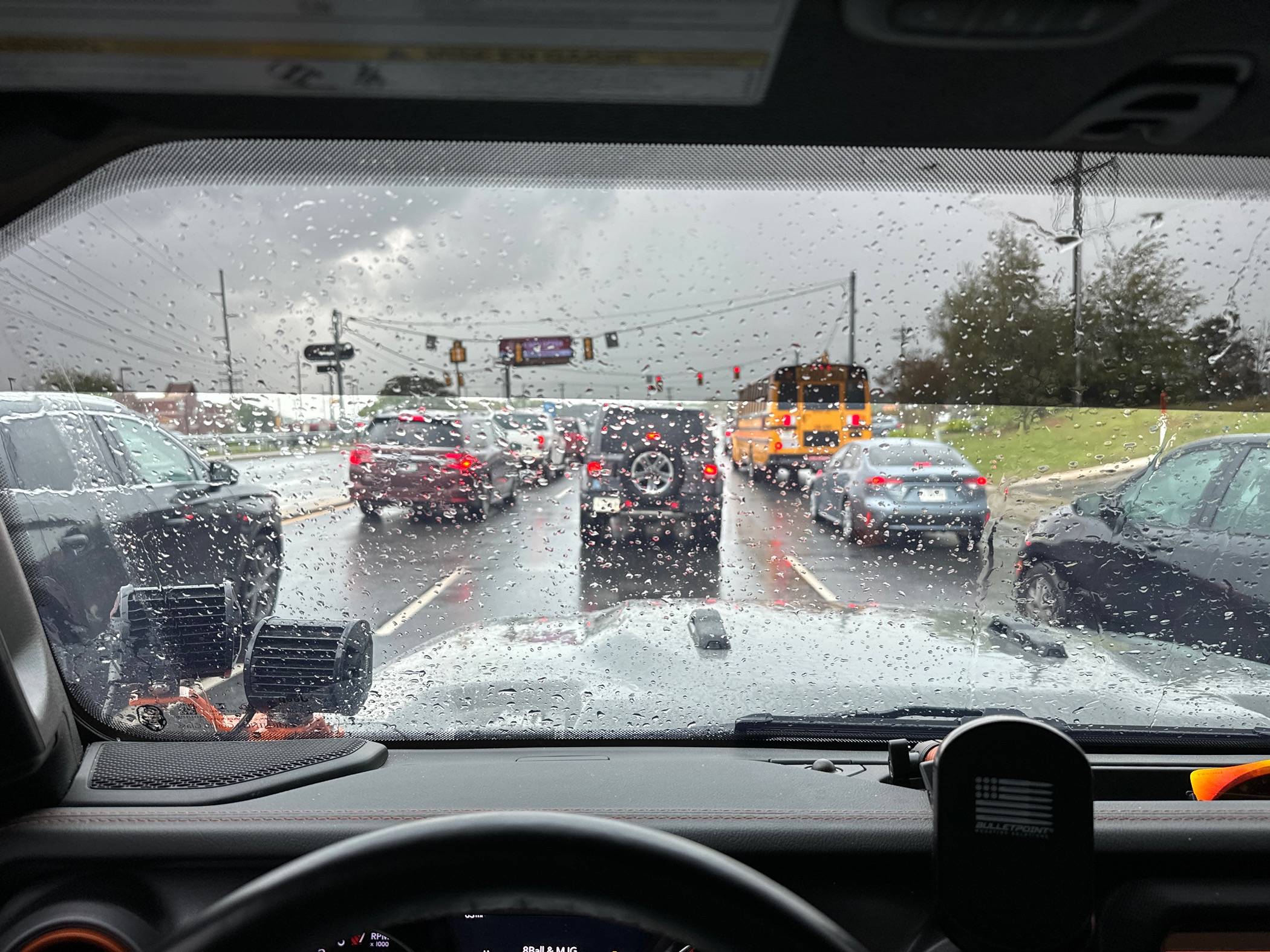 Jeep Gladiator Tinted the windshield image