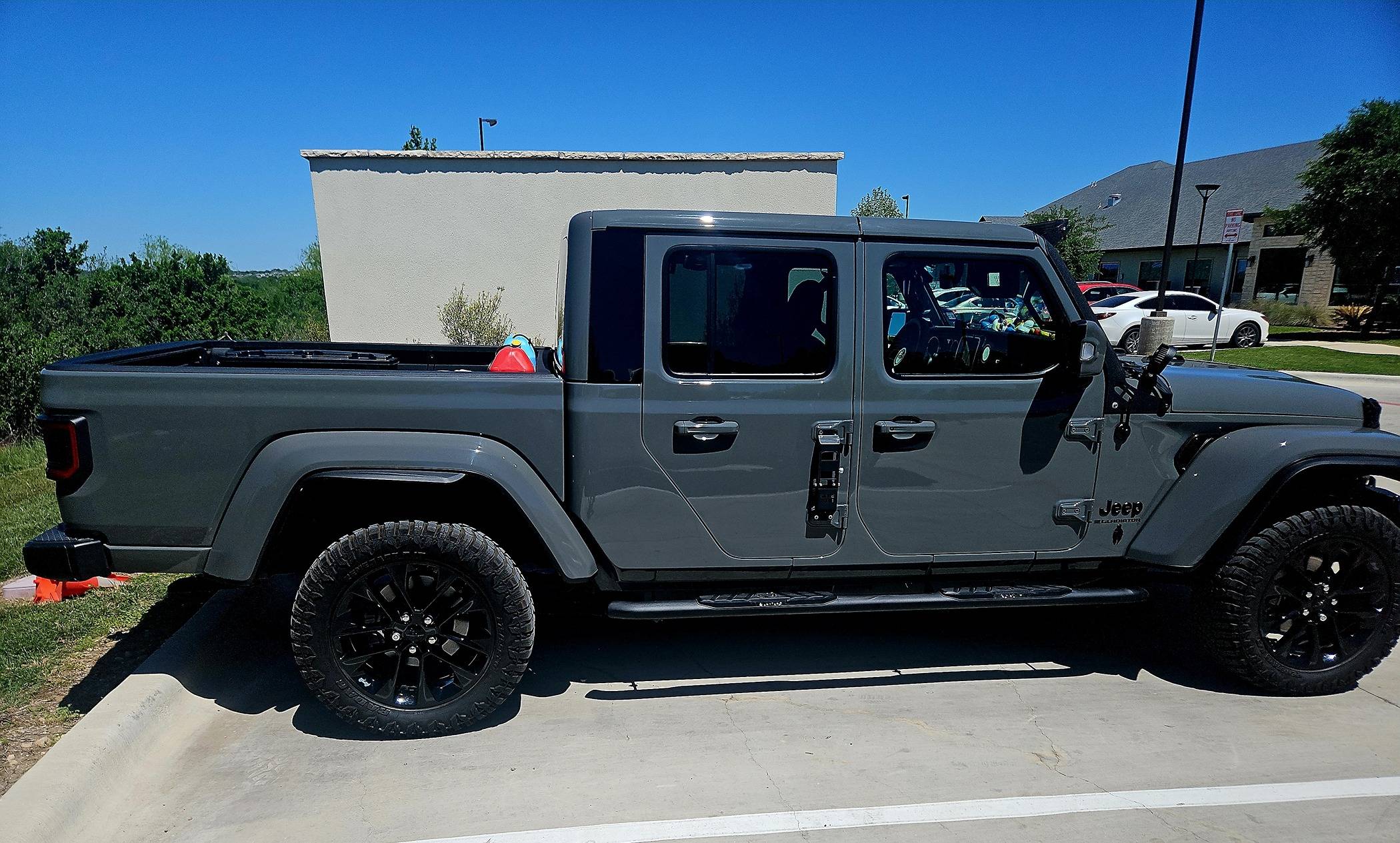 Jeep Gladiator Goodyear territory MT and Ion alloy 171 a5544a14-9976-47fc-b808-01ee36bcb089