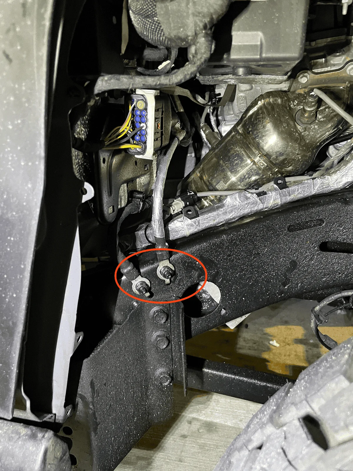Jeep Gladiator Help! What are these two bolts? How to remove it? Worst Inner Fender too! tempImager5tEpm