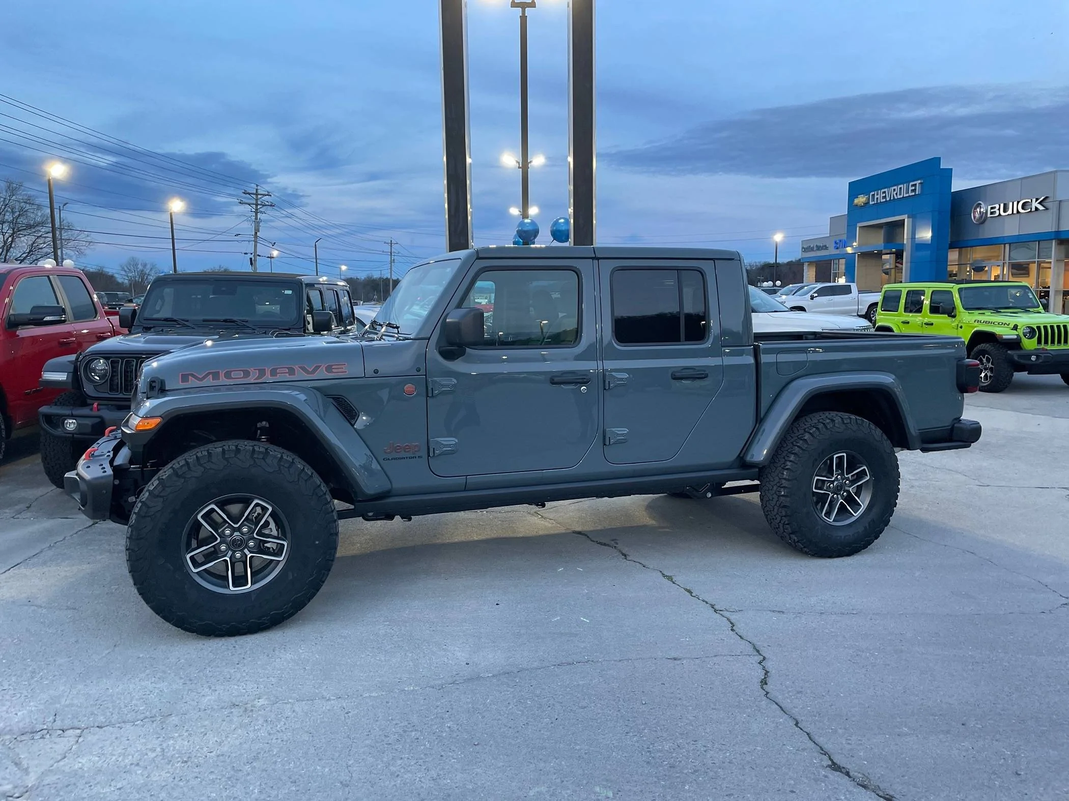 Jeep Gladiator Where are all the 24's??   Check-in! IMG_7782