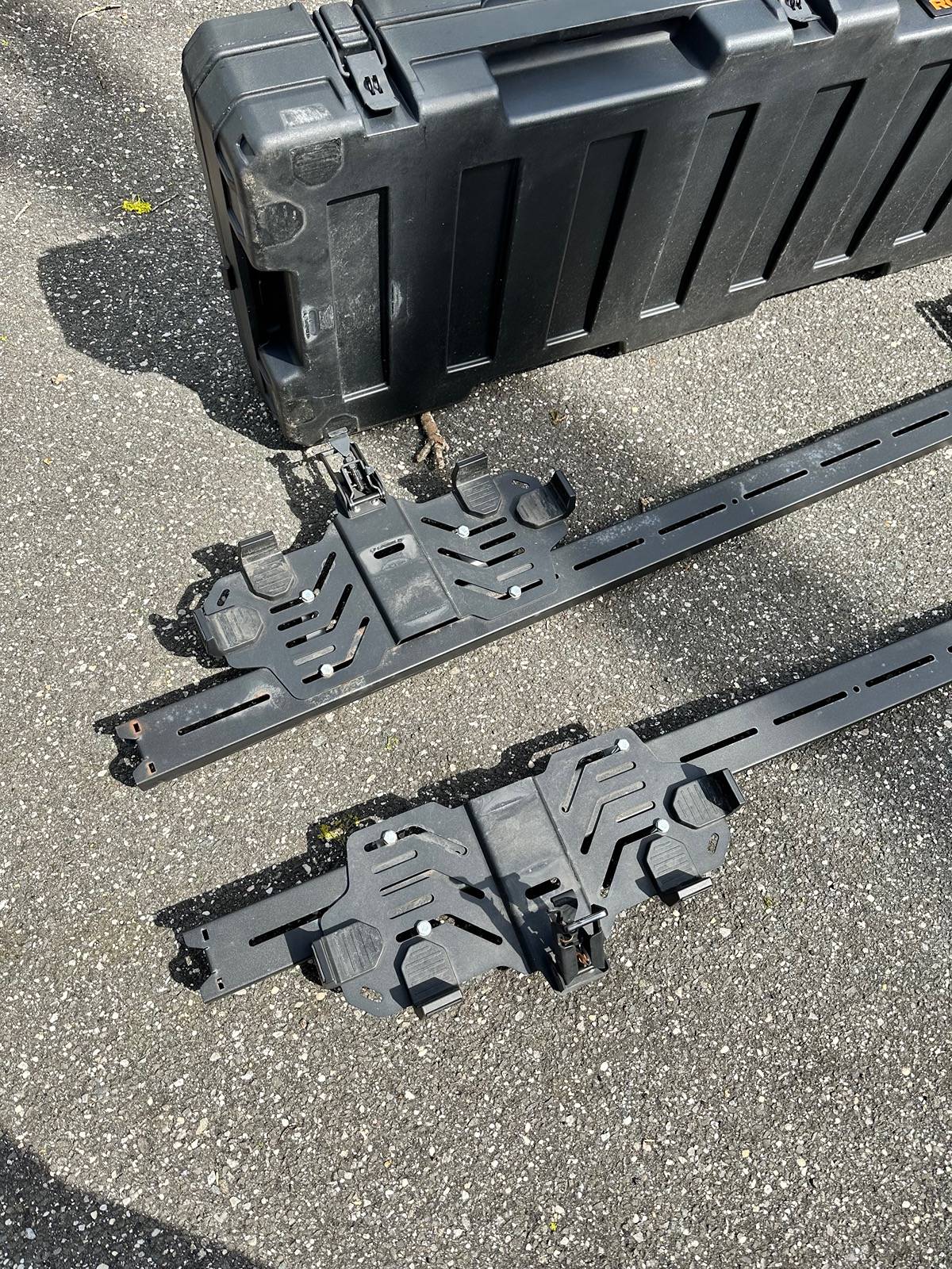 Jeep Gladiator Kbvoodoo Pro rack with 83L Roam storage bin with mounting kit $900 (1st edition steel) IMG_1298