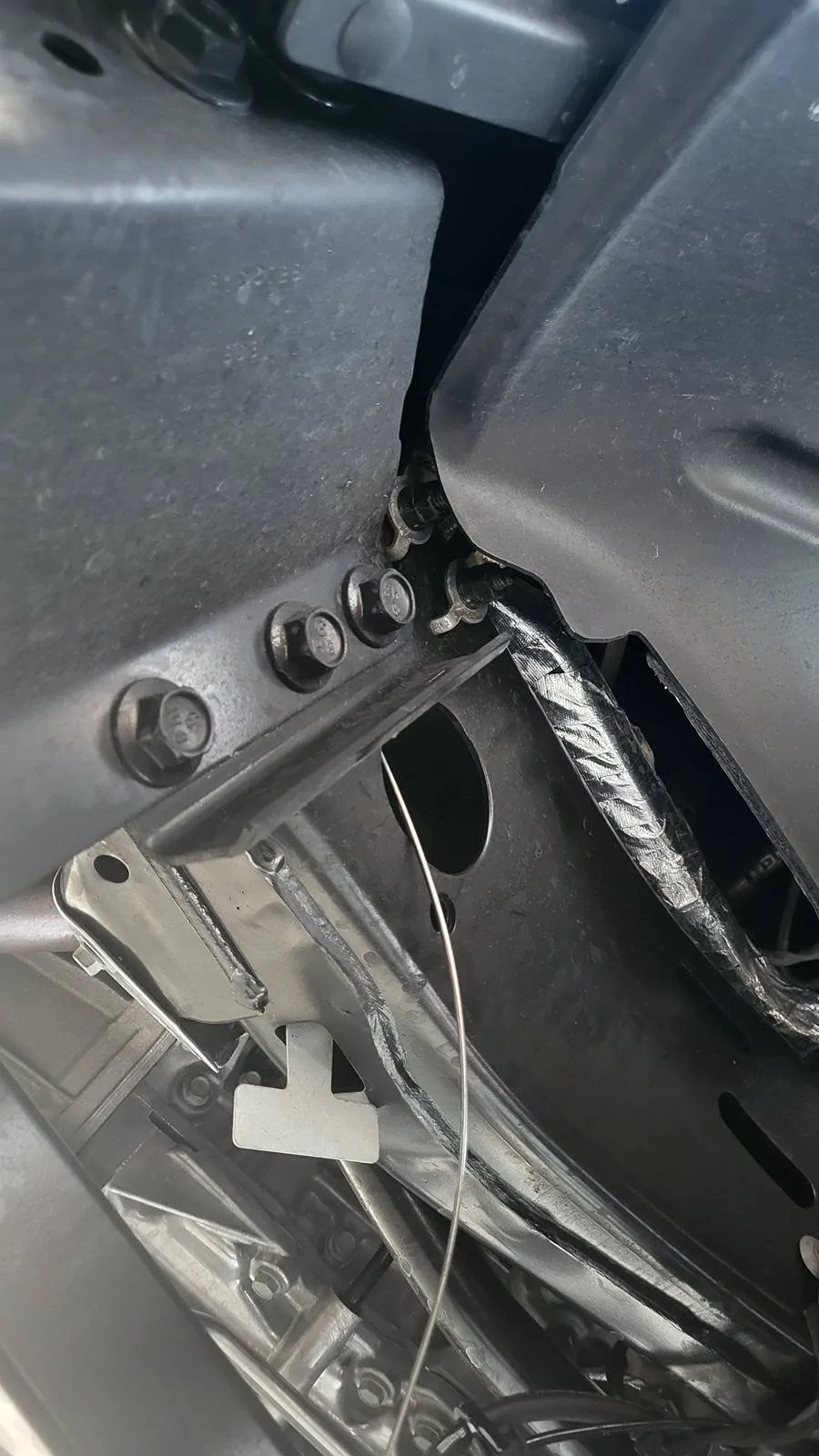 Jeep Gladiator Does anyone have Quadratec inner fender? General Inner fenders help! 20240412_184912
