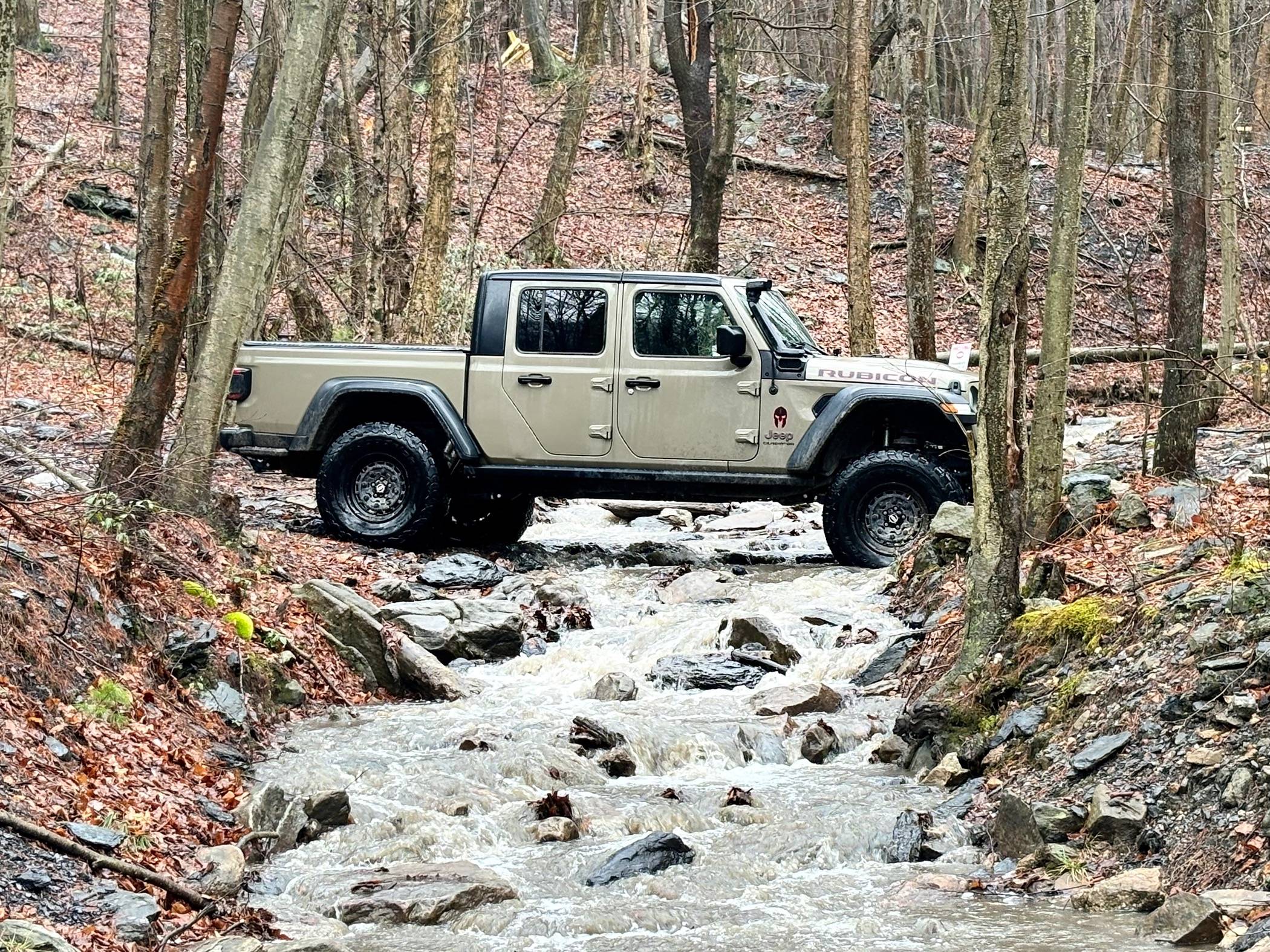 Jeep Gladiator Clayton 2.5 Overland plus installed today! IMG_7104