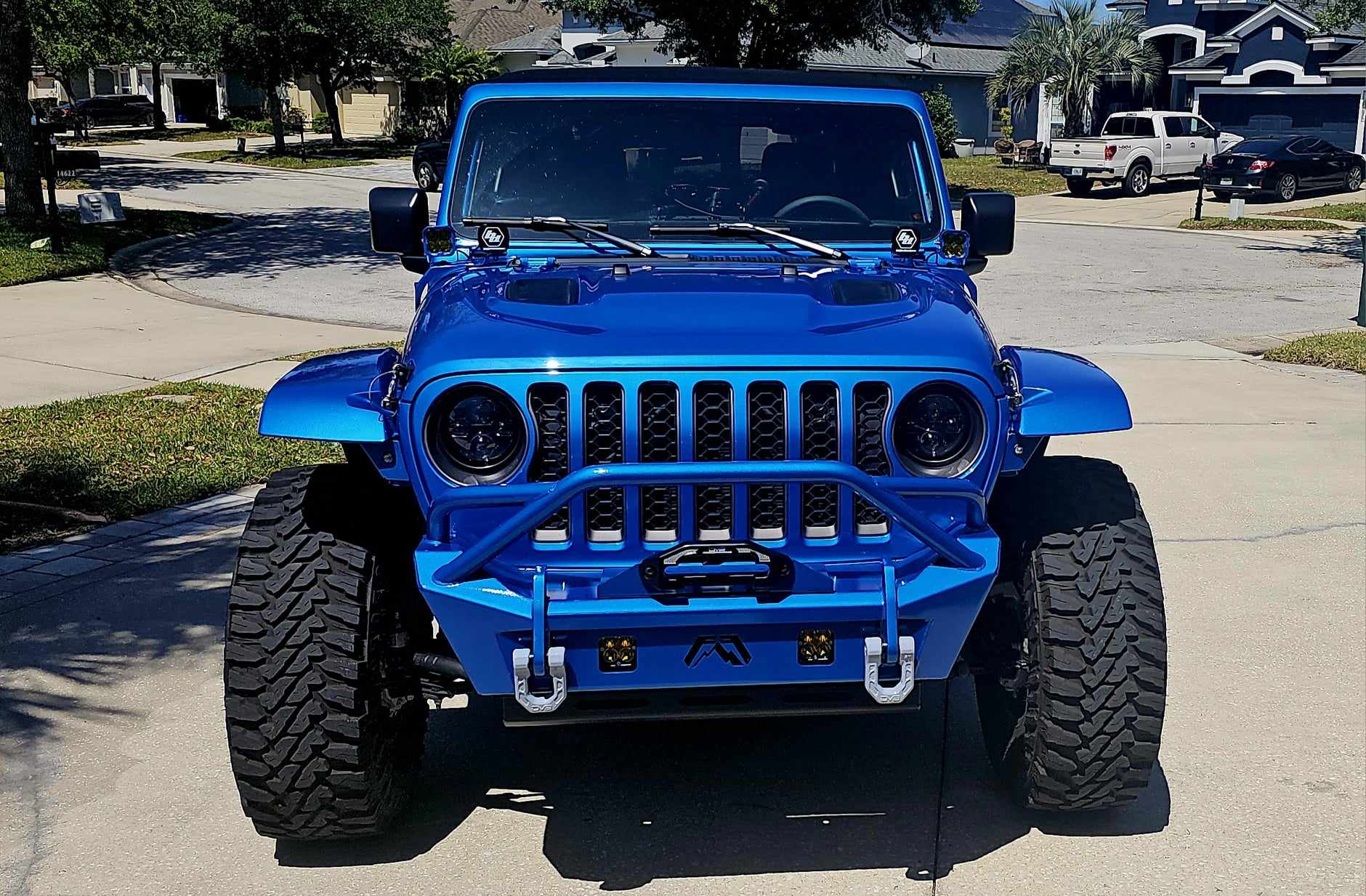 Jeep Gladiator ISO. Most OEM fender chop. (POST YOUR CHOPS!!!!) 435272126_971759377635748_2303851442633403135_n