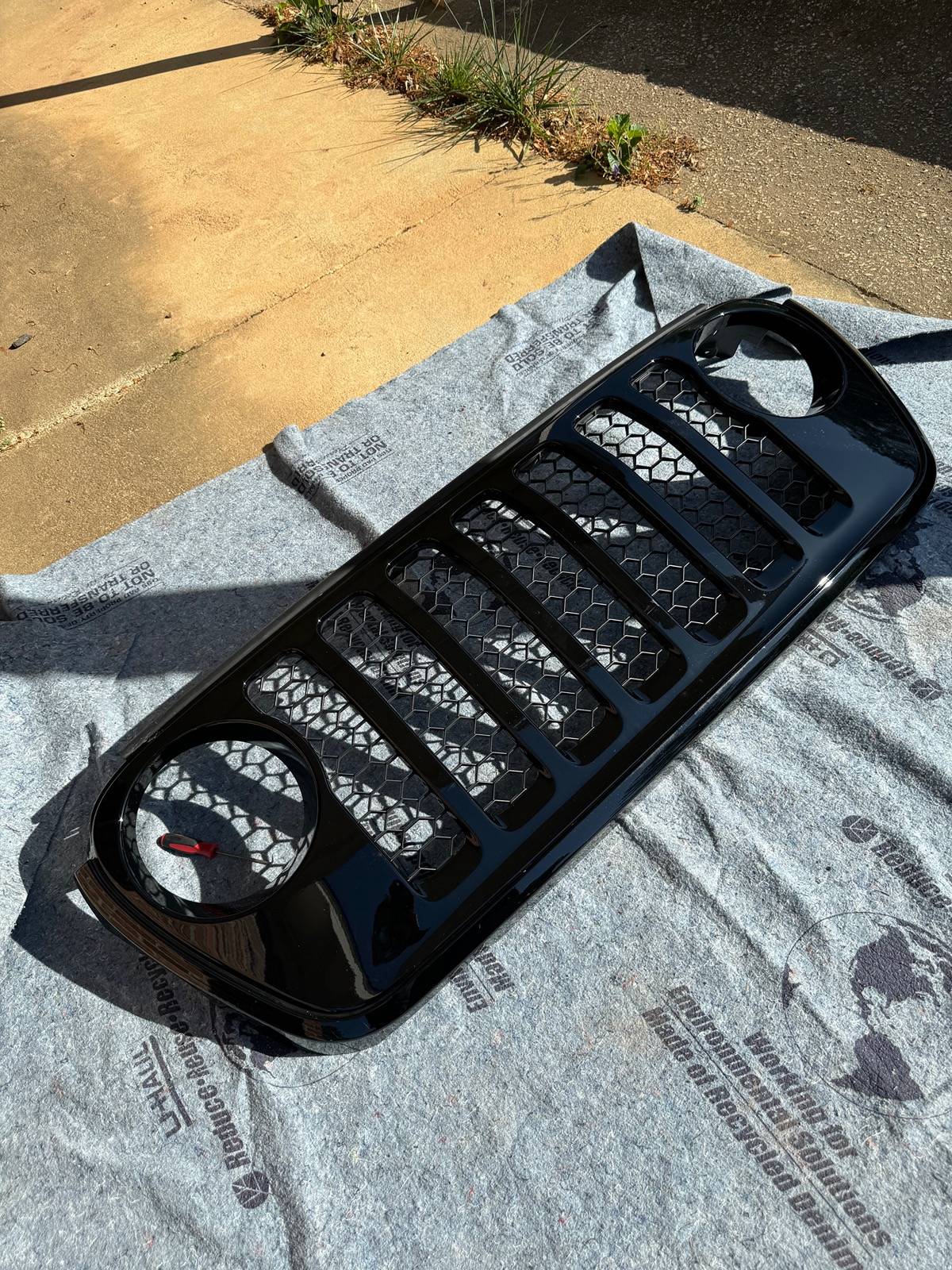 Jeep Gladiator Mopar satin black grill $150 IMG_1067