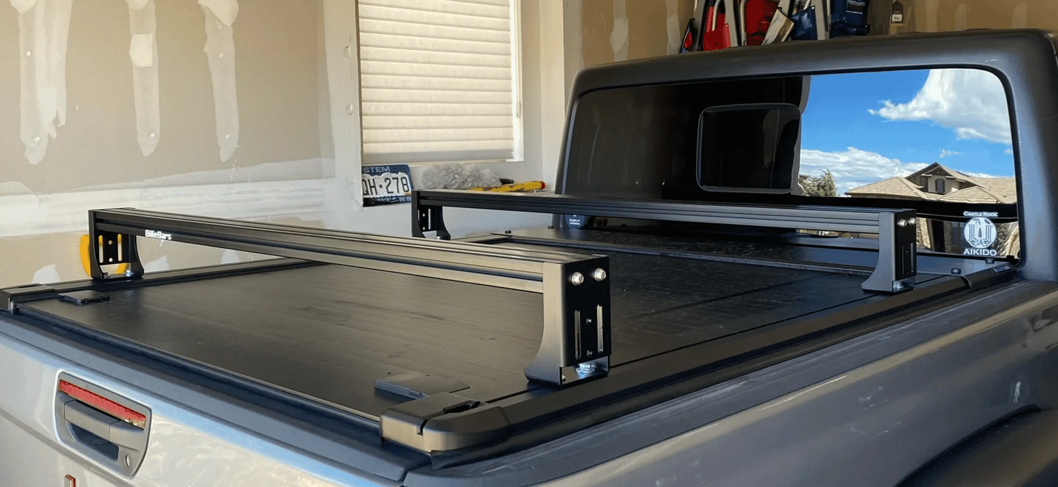 Jeep Gladiator Roll-N-Lock M series XT bed cover w/Billie Bars IMG_0064