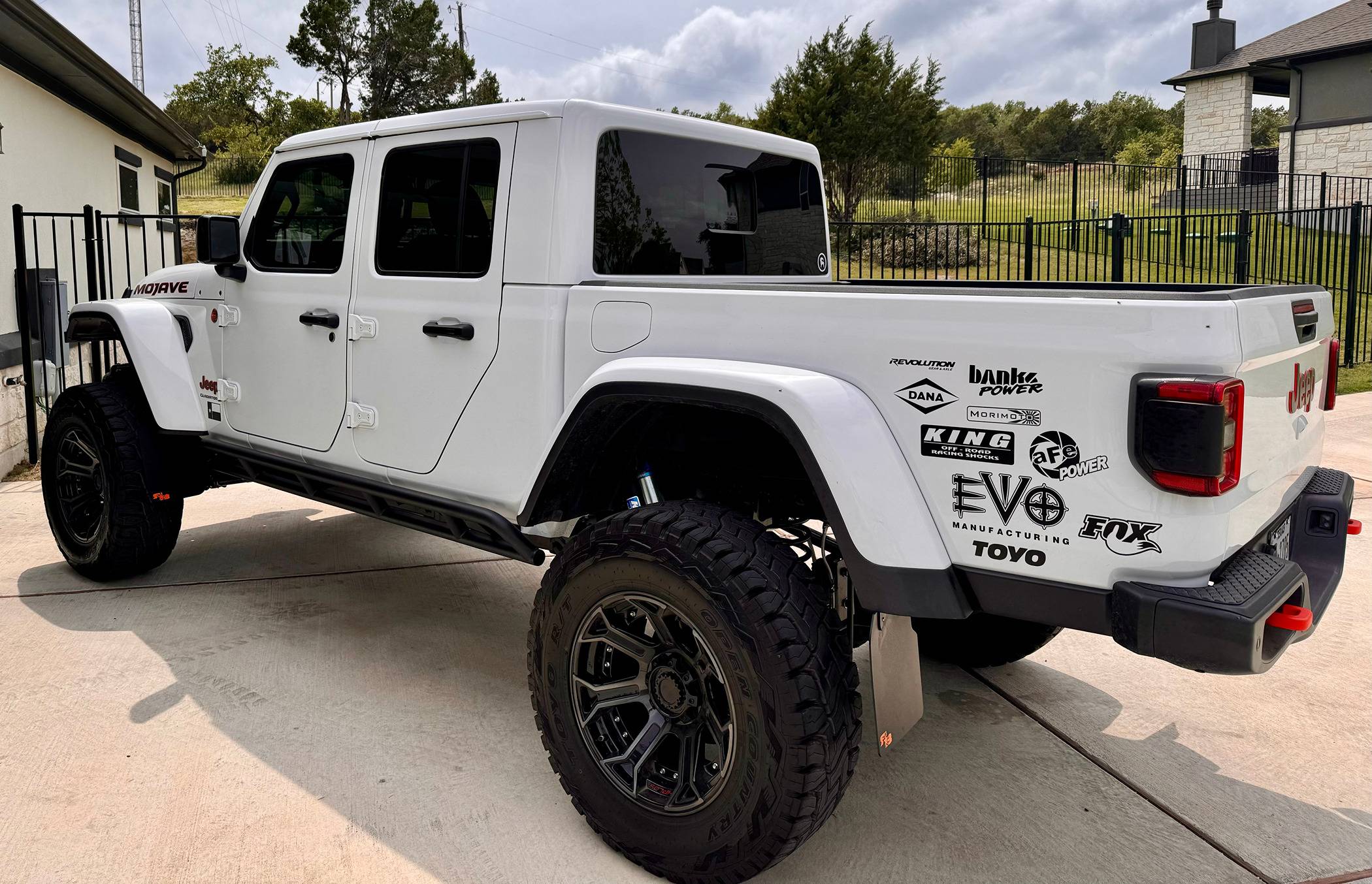 Jeep Gladiator BRIGHT WHITE Gladiator JT Club IMG_9664