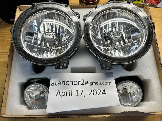 Jeep Gladiator OEM 2023 Gladiator Headlights & Fog Lights $50 Jeep Lights