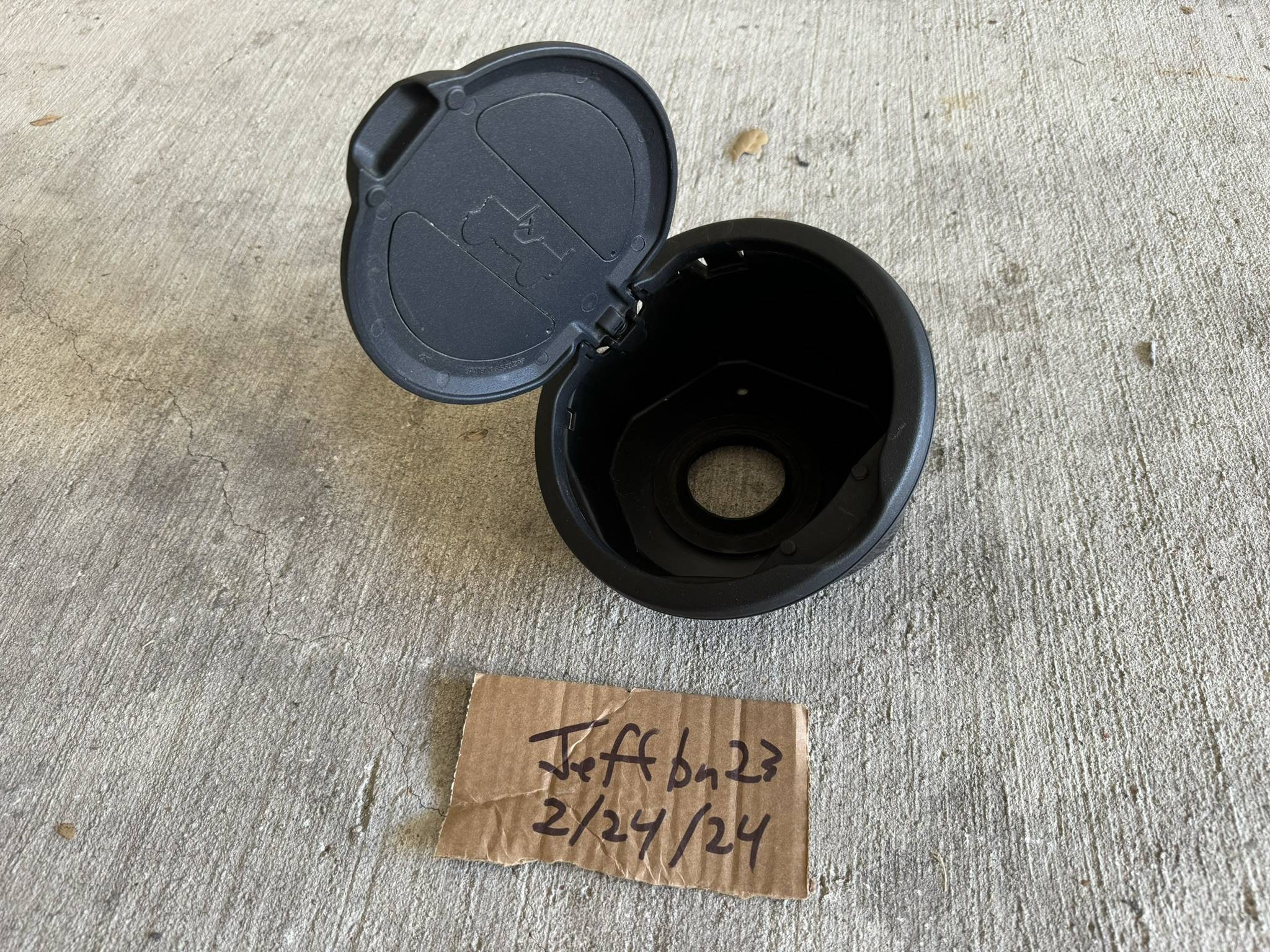 Jeep Gladiator FS: Genuine Mopar Fuel Filler Door w/ Jeep Logo IMG_1364.JPEG