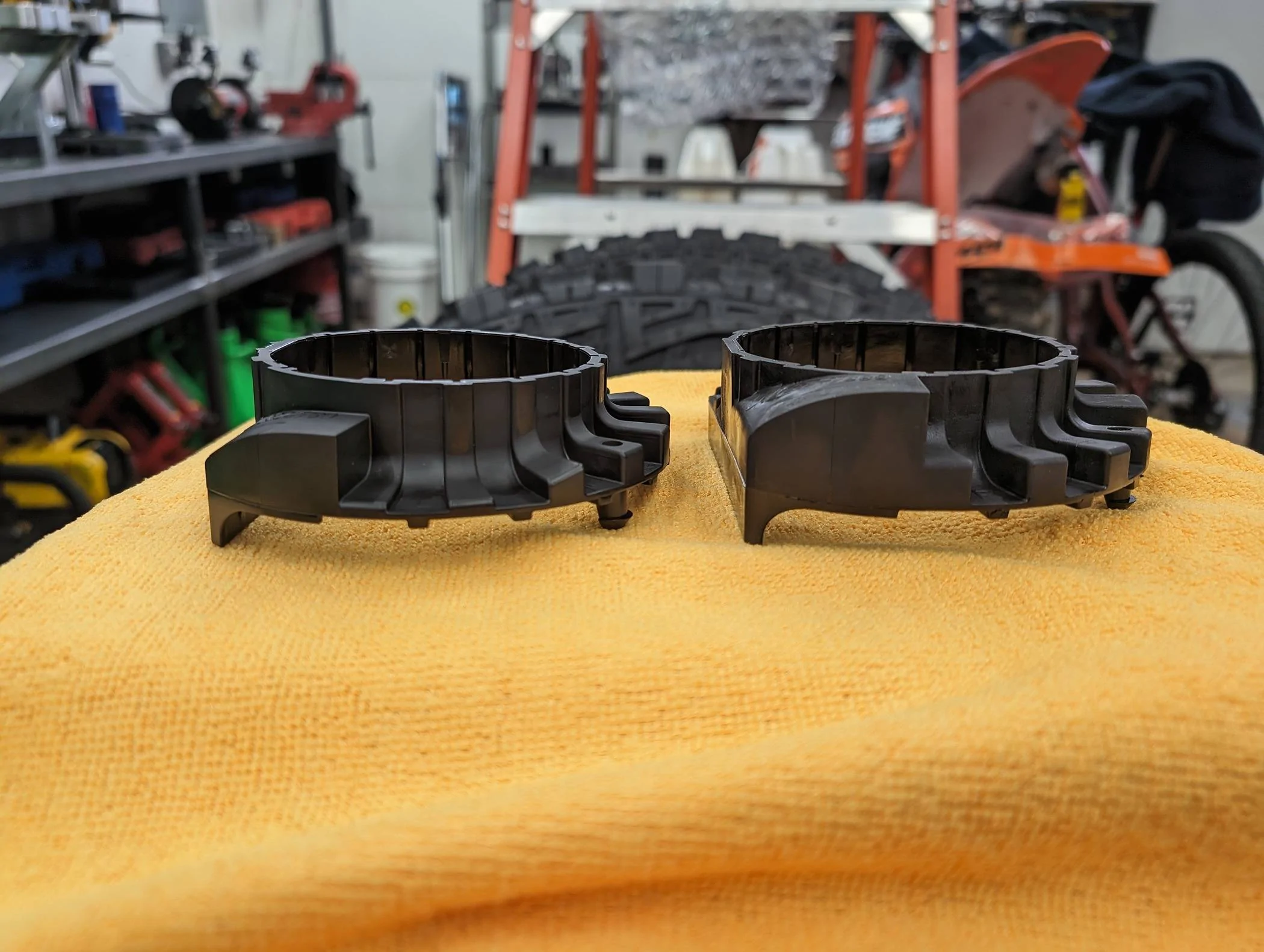 Jeep Gladiator Mopar 2" Lift Bottom Isolators Look Weird... PXL_20240418_154220768