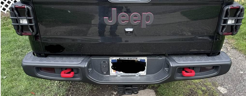Jeep Gladiator Taillight Guards! They do exist! IMG_9285