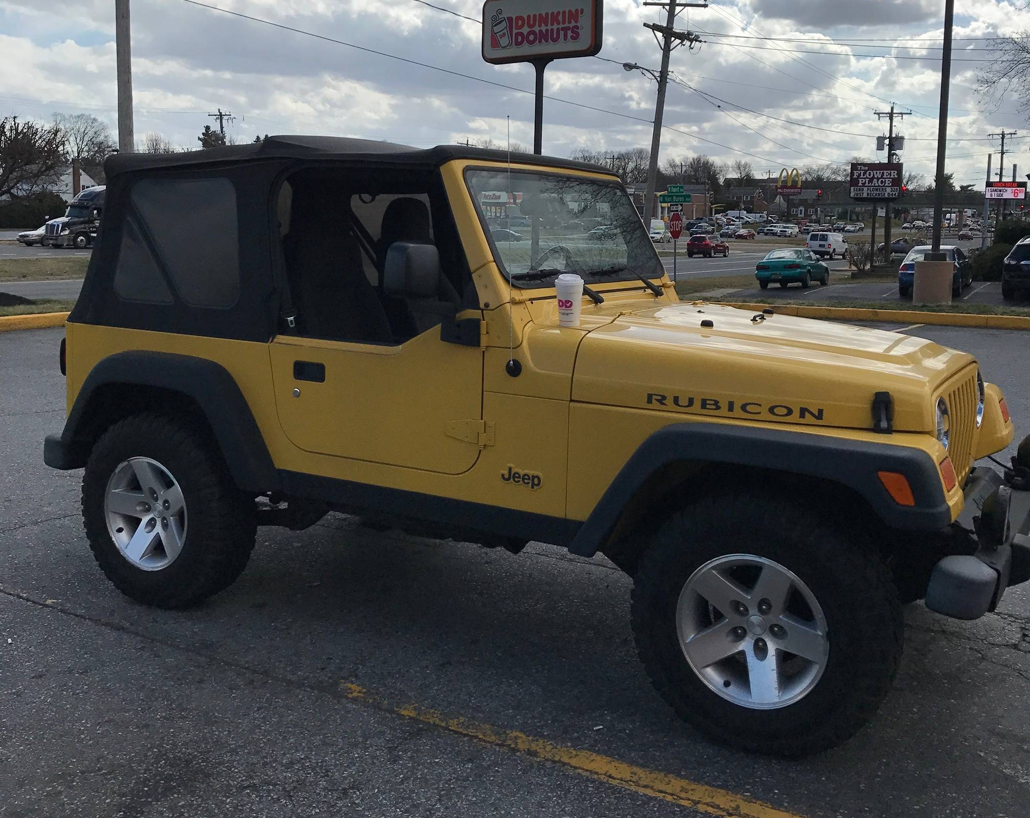 Jeep Gladiator Old school vs new school 2004 Rubicon.03